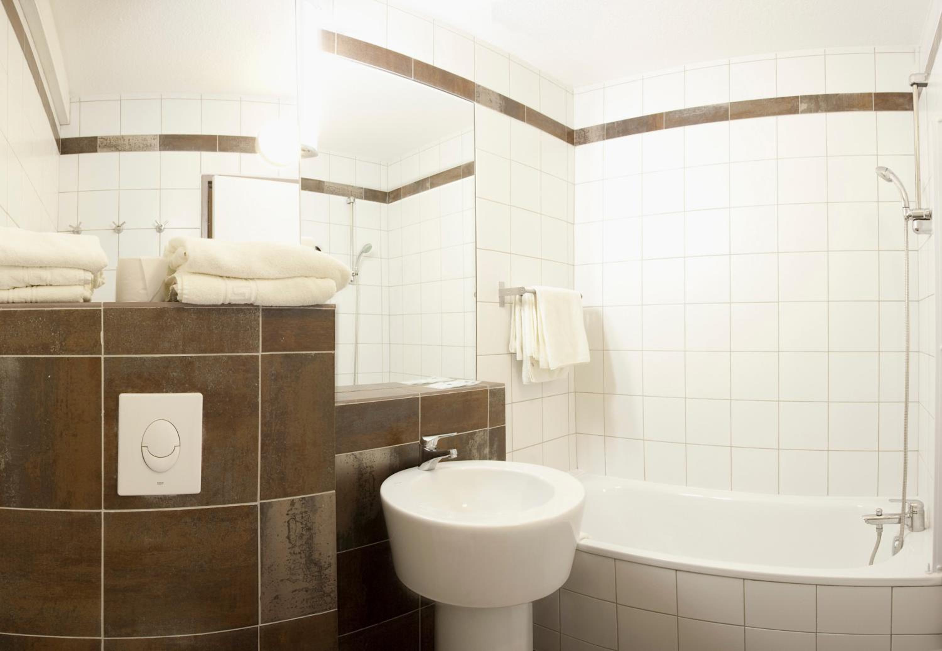 Double Room - Photo 8
