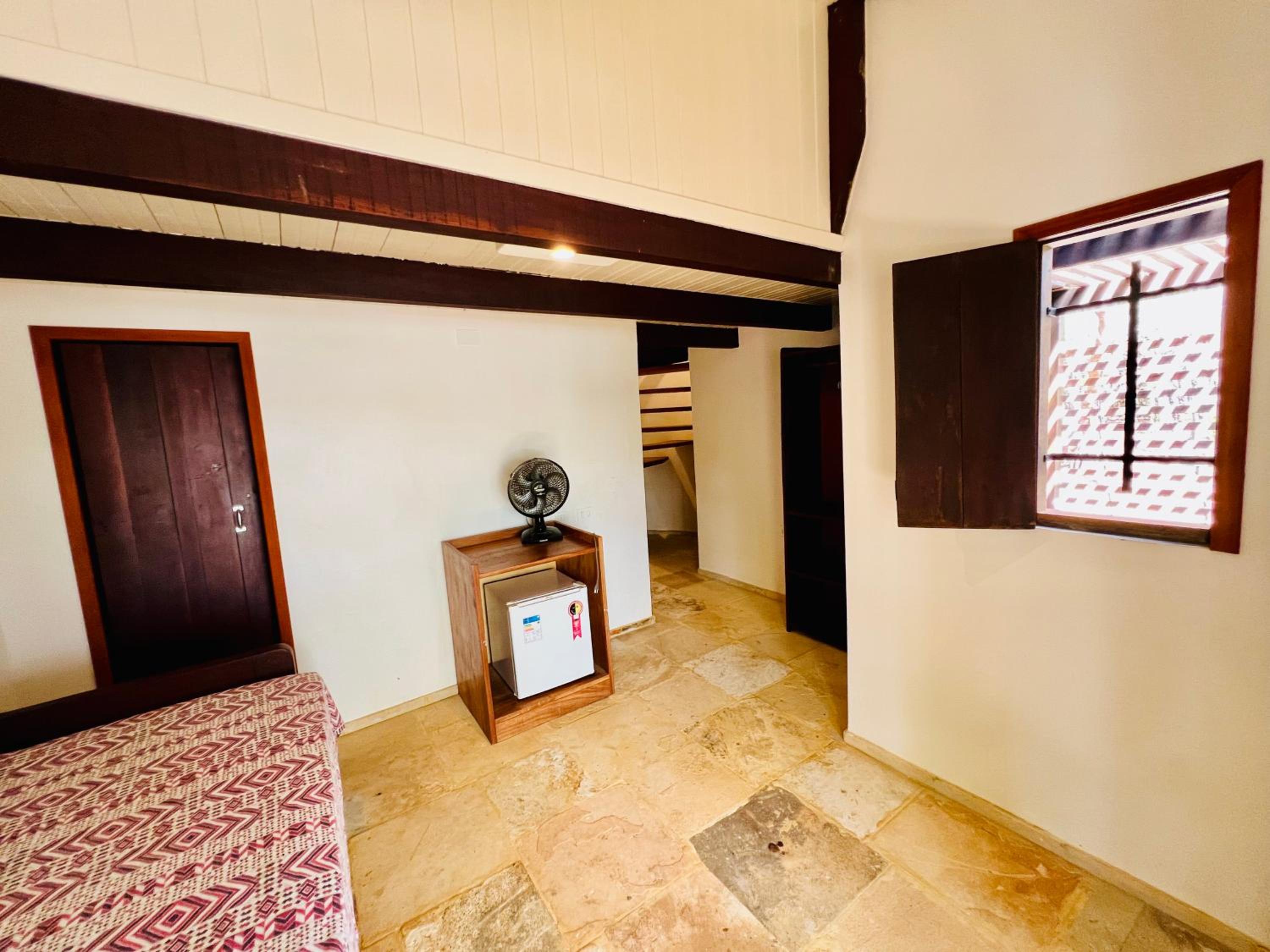 Family Room with Lake View photo 3