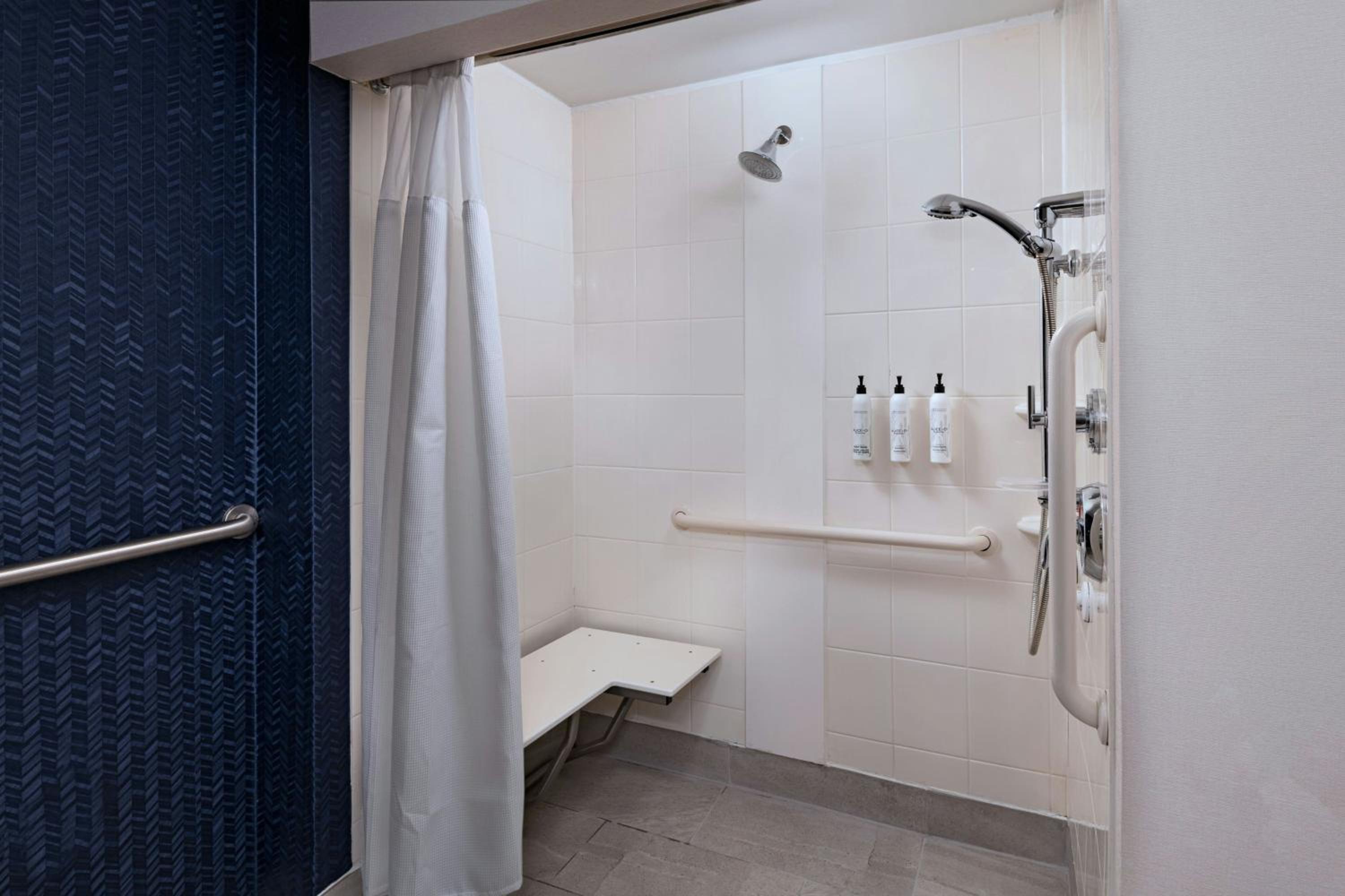 King Room with Roll-In Shower - Mobility Access/Hearing Accessible photo 3