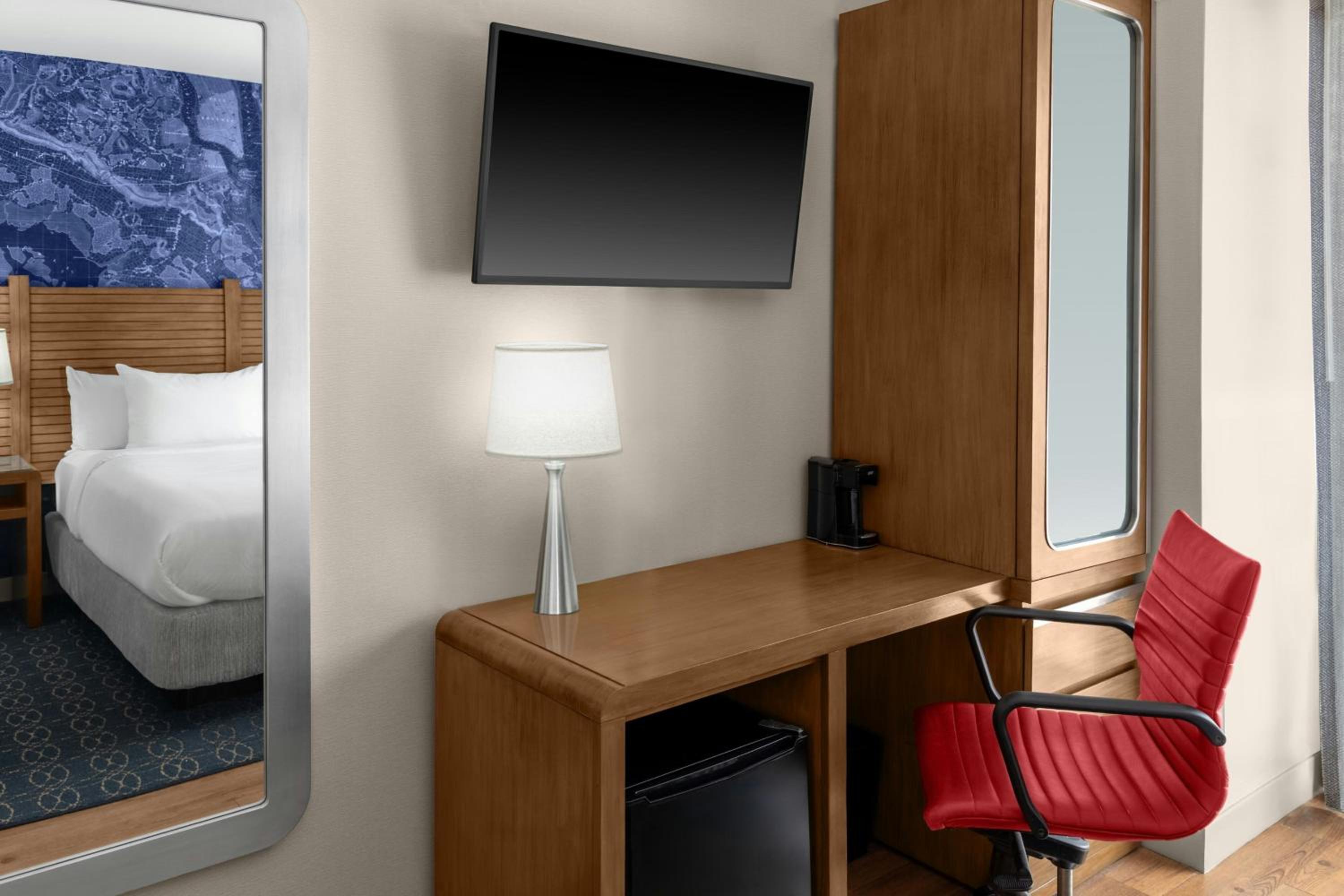 High Floor King Room photo 2
