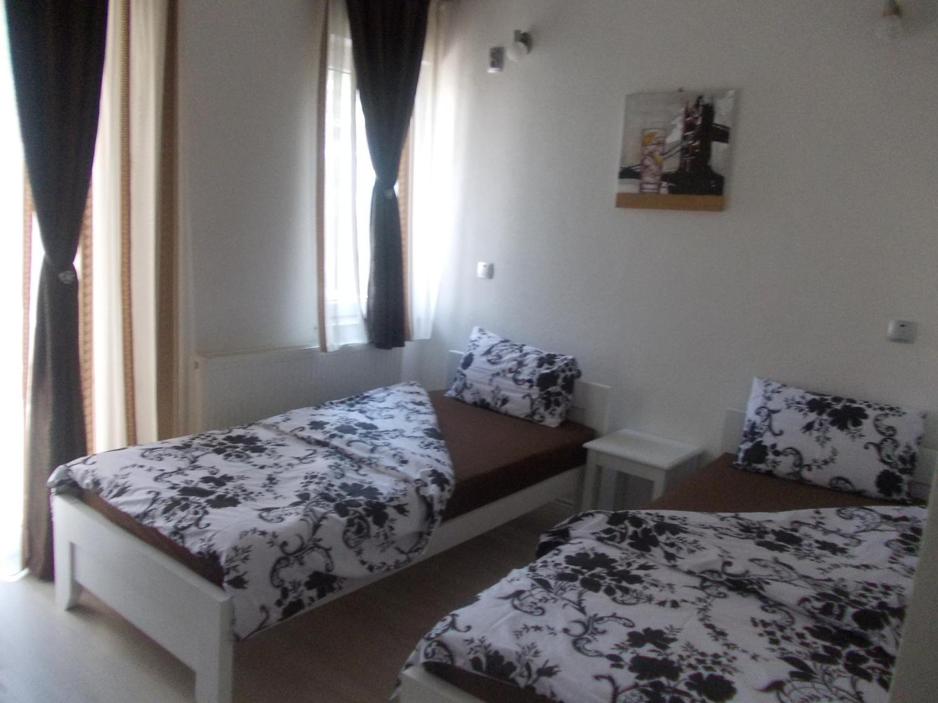 Double Room - Photo 16