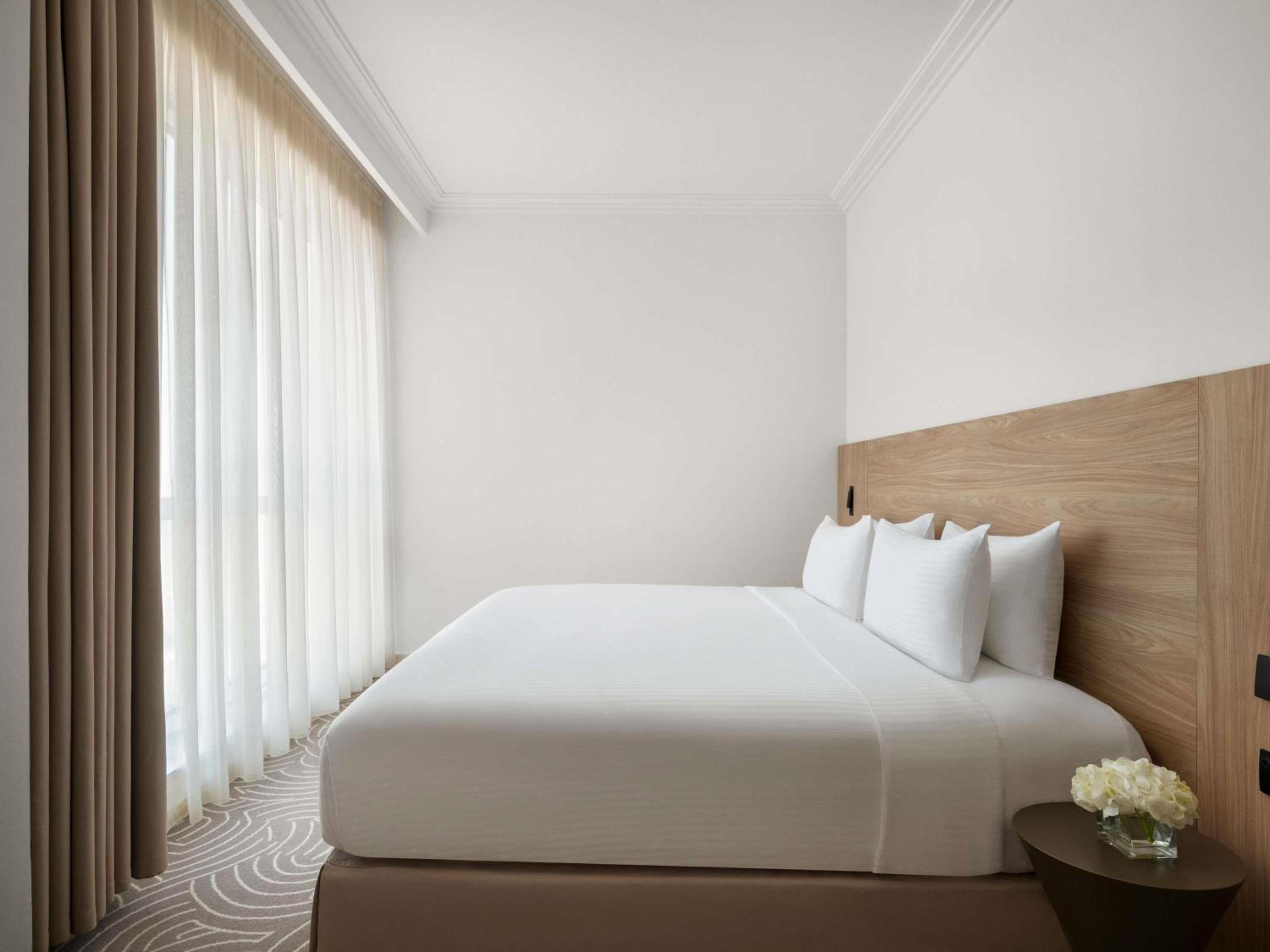 Superior Suite King - Photo 2