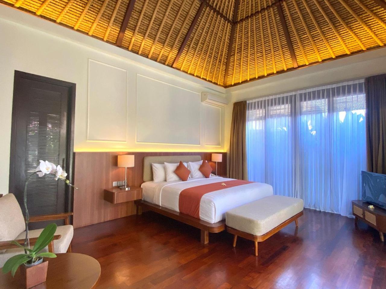 Four-Bedroom Villa with Private Pool photo 3