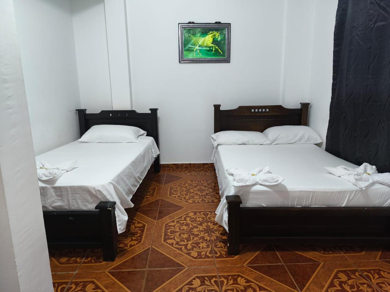 Economy Twin Room photo 2