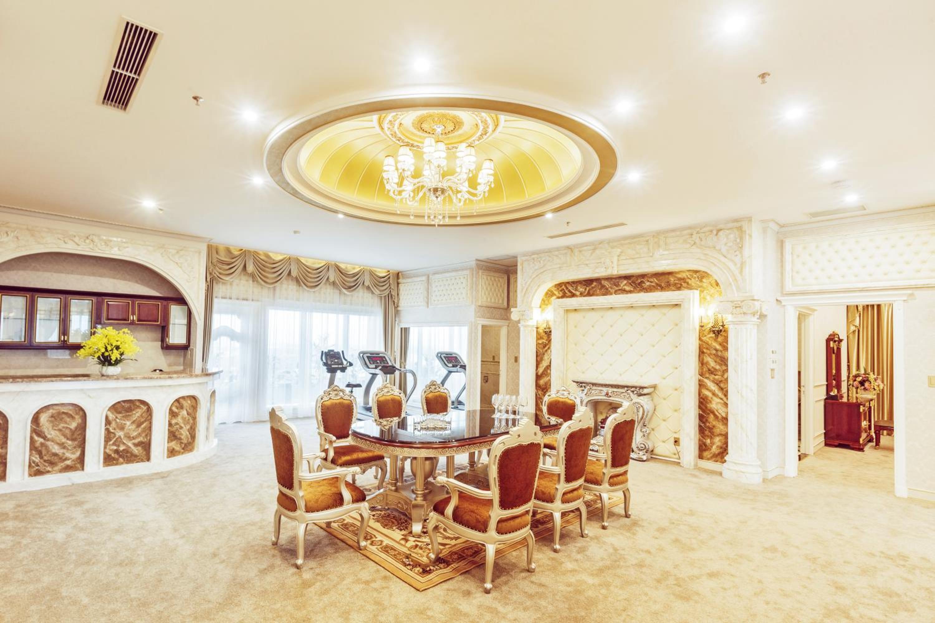 Queen Room with Spa Bath