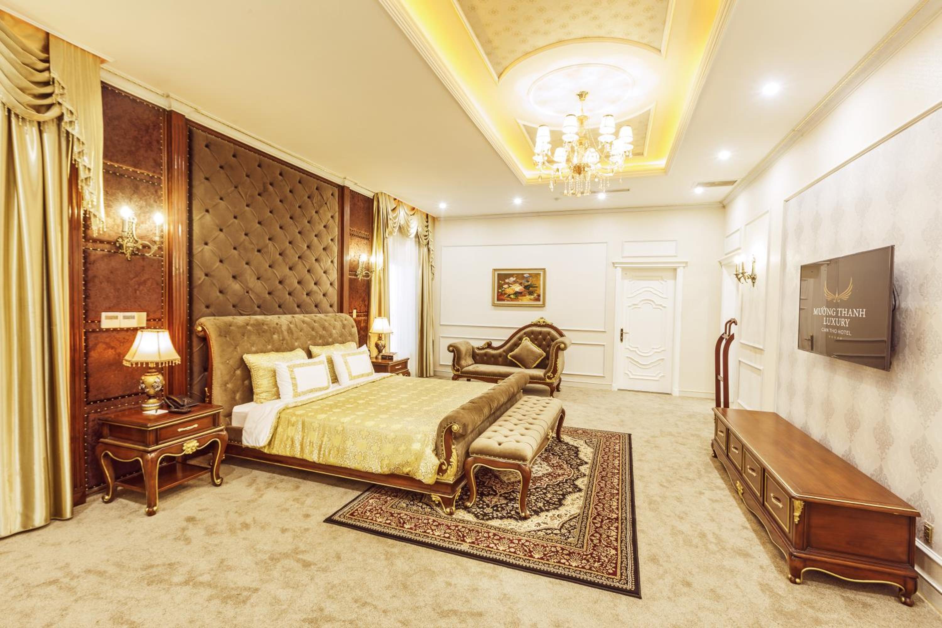 Queen Room with Spa Bath thumbnail 6