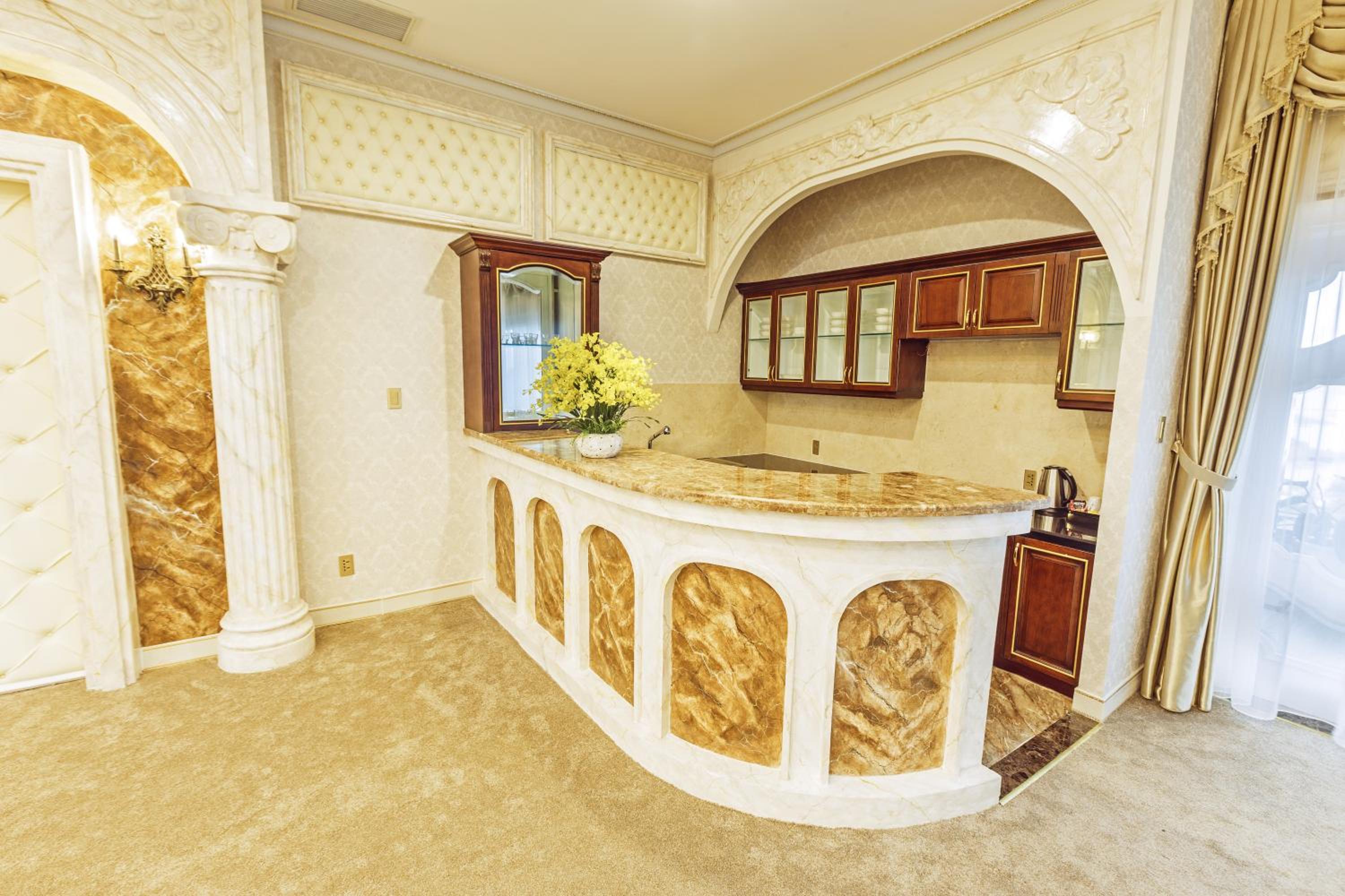 Queen Room with Spa Bath thumbnail 5