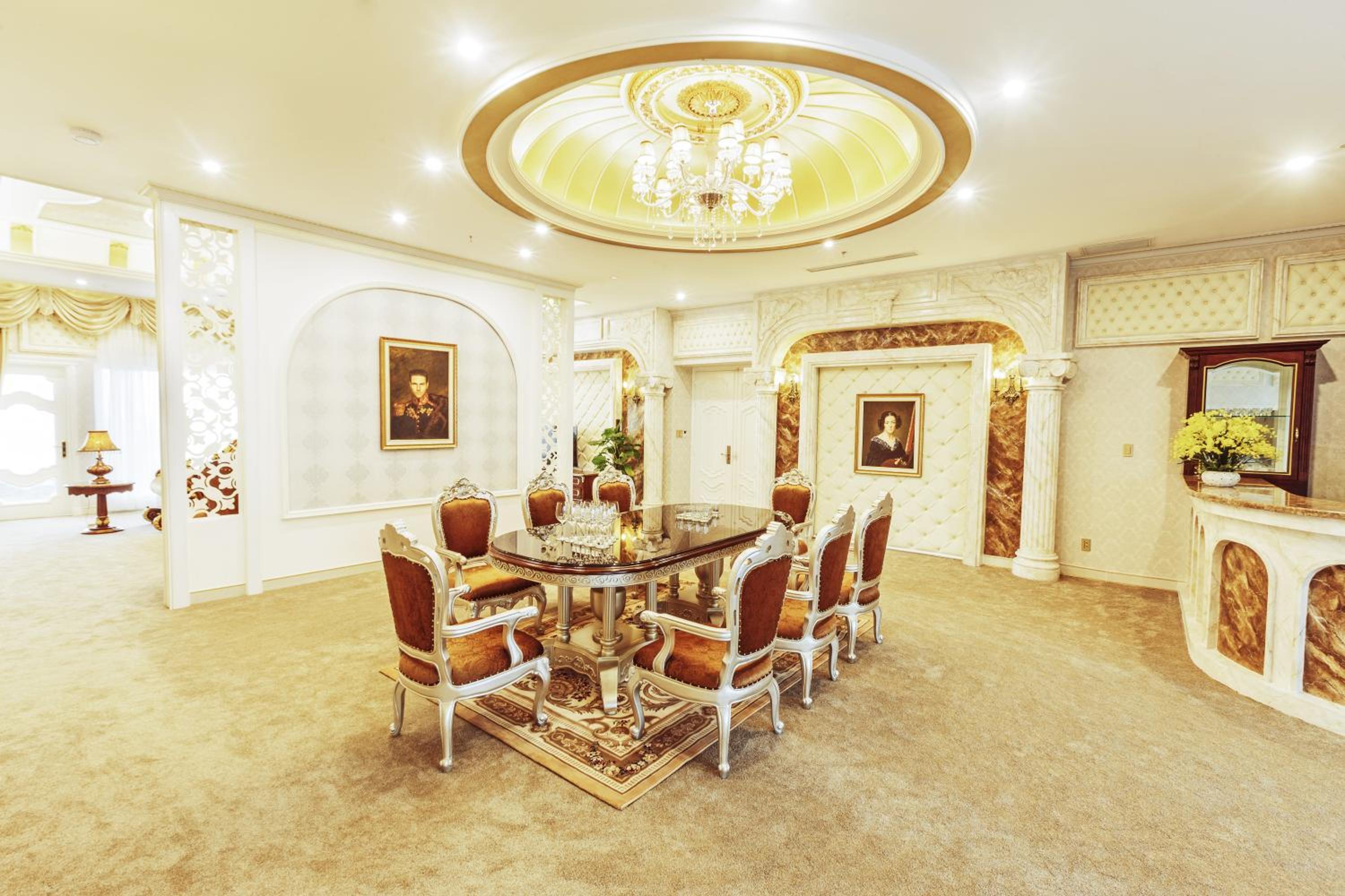 Queen Room with Spa Bath