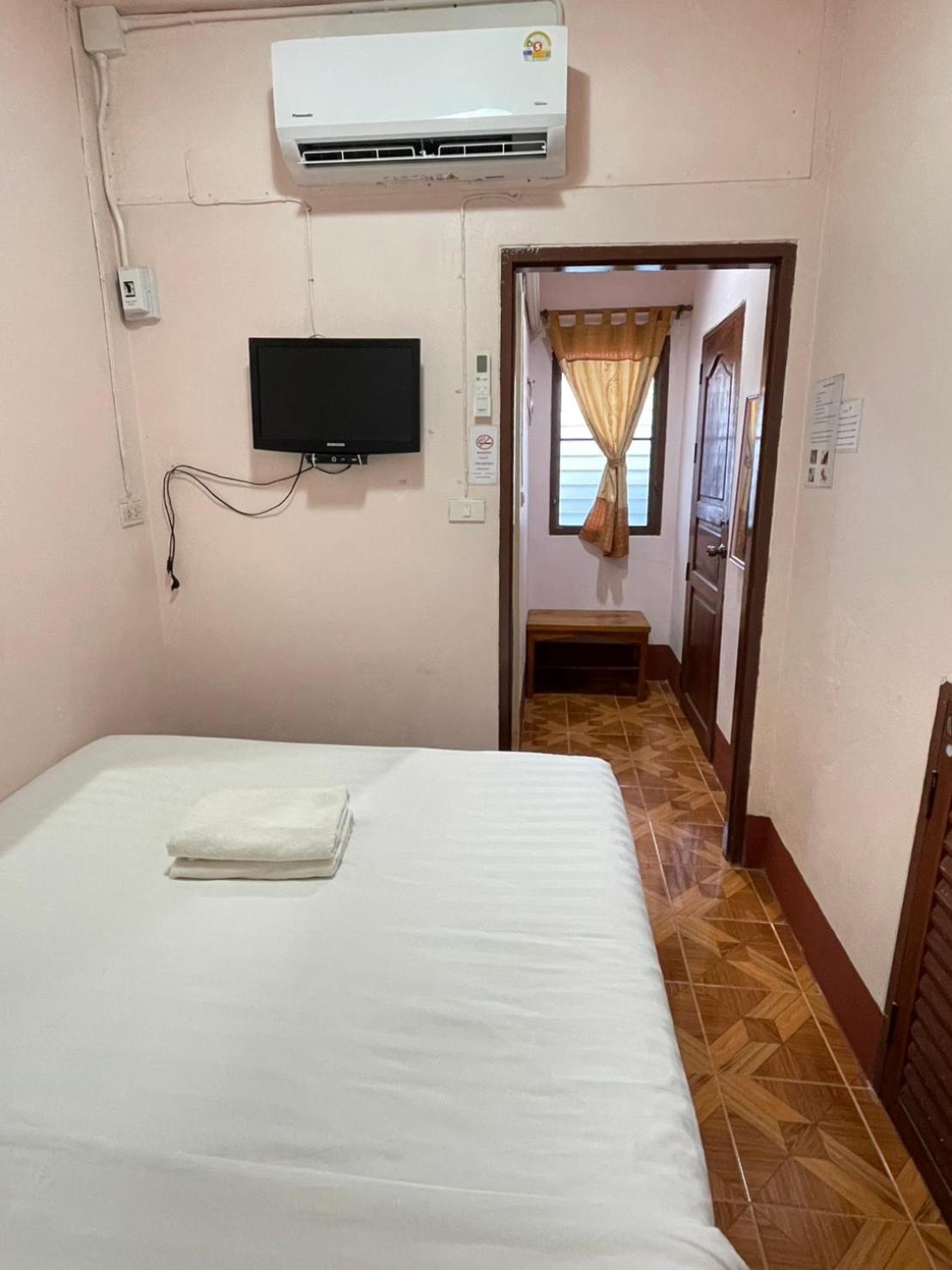 Budget Double Room photo 2