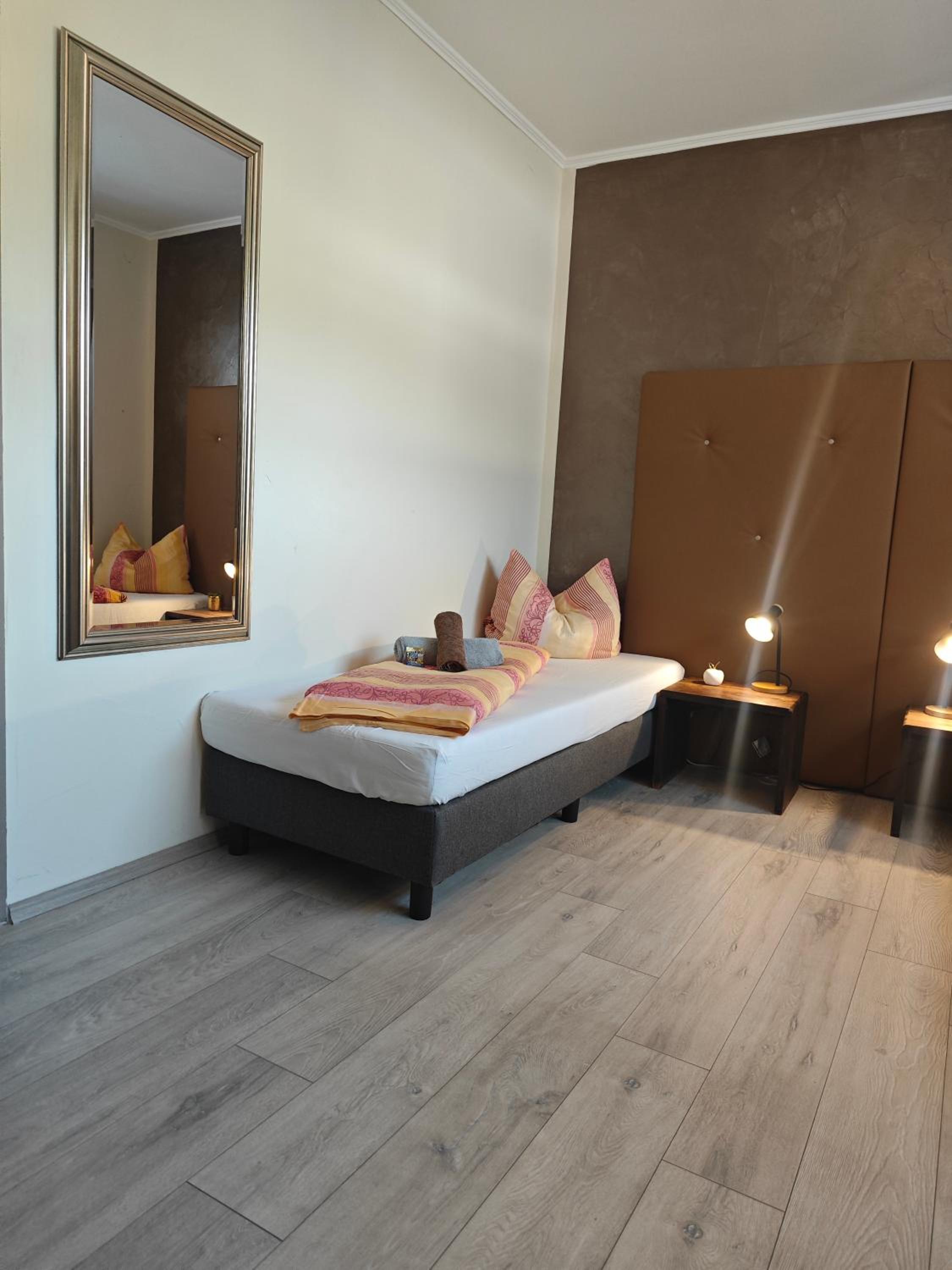 Standard Twin Room photo 2
