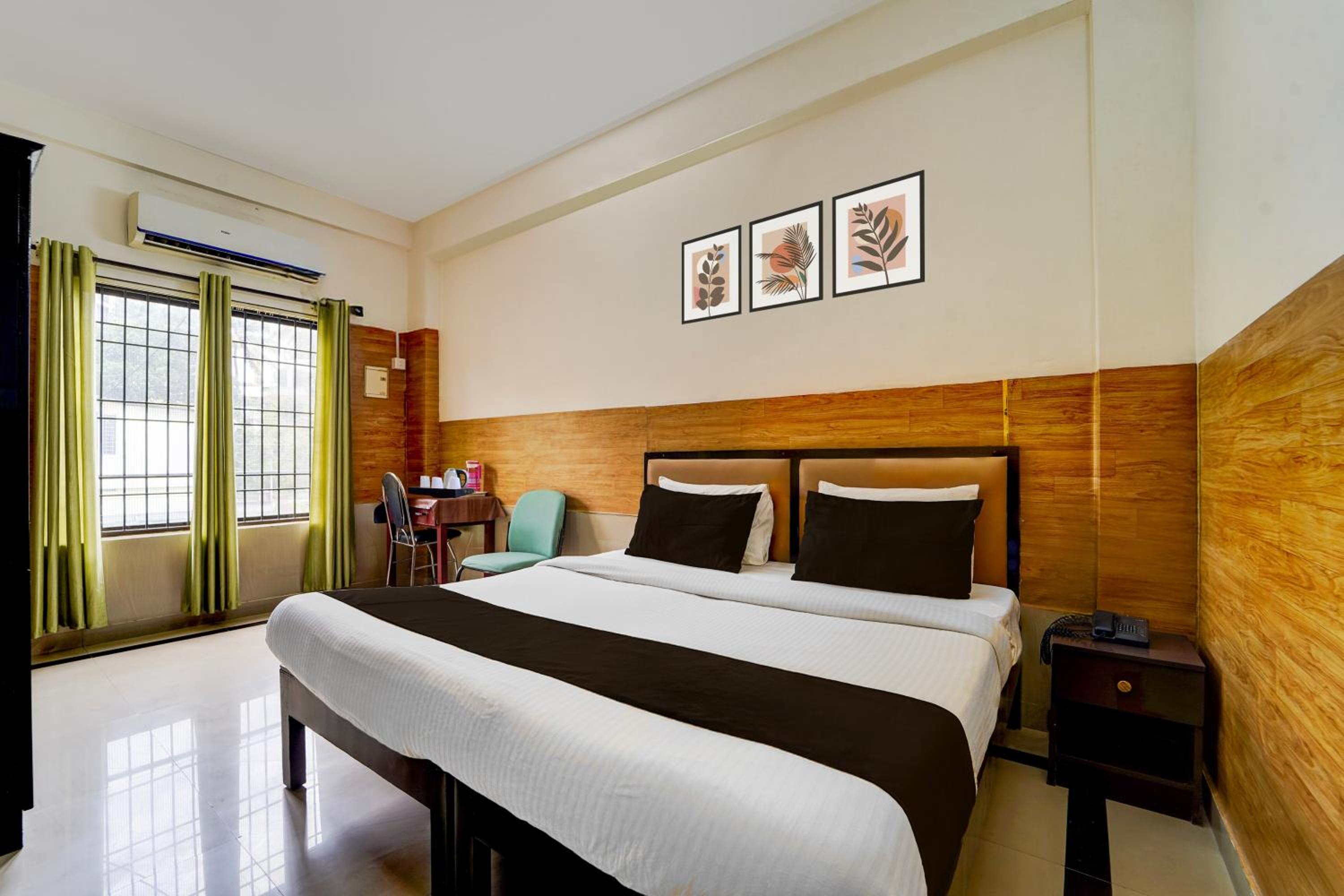 Deluxe Double or Twin Room photo 1