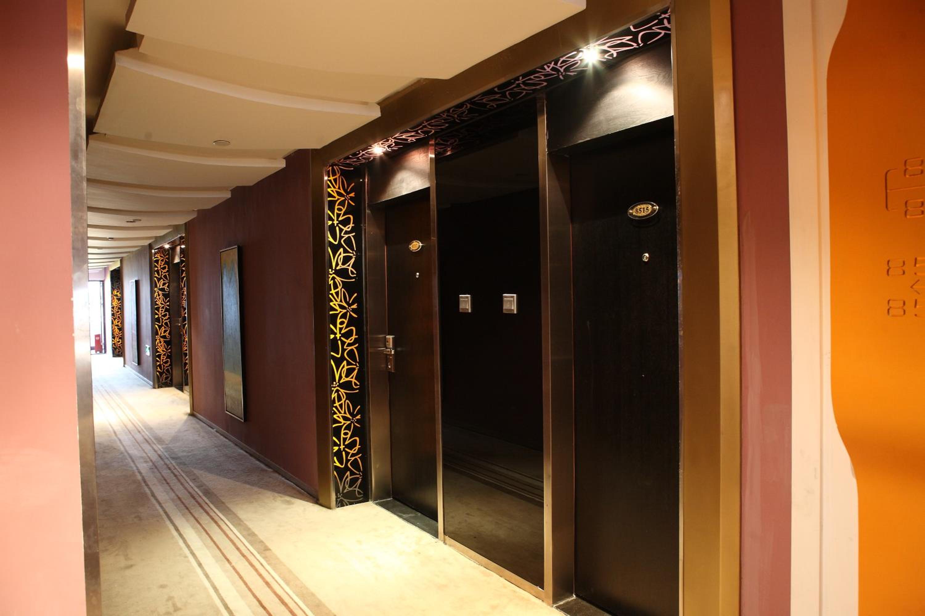 Standard Twin Room - Photo 3