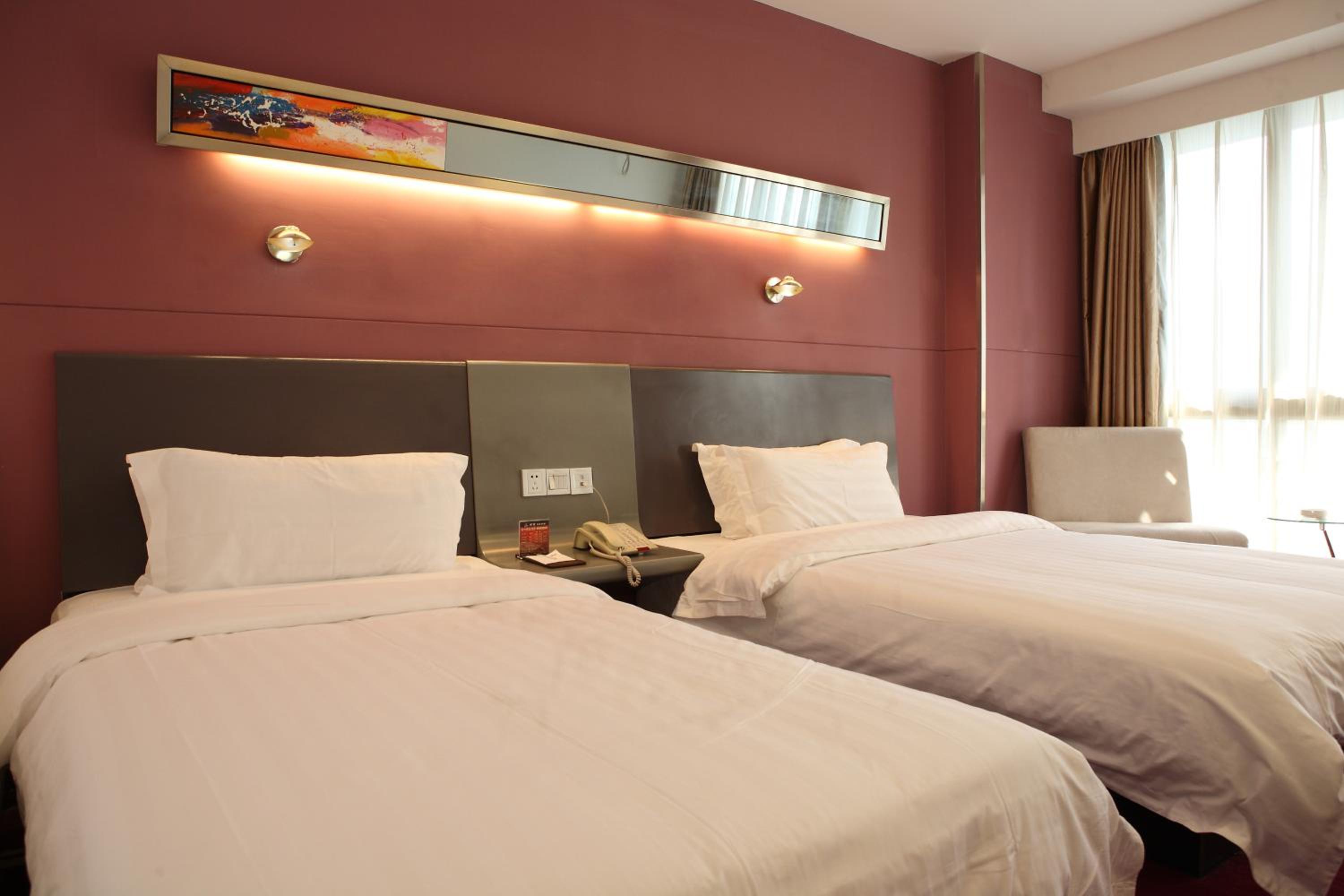 Standard Twin Room - Photo 2