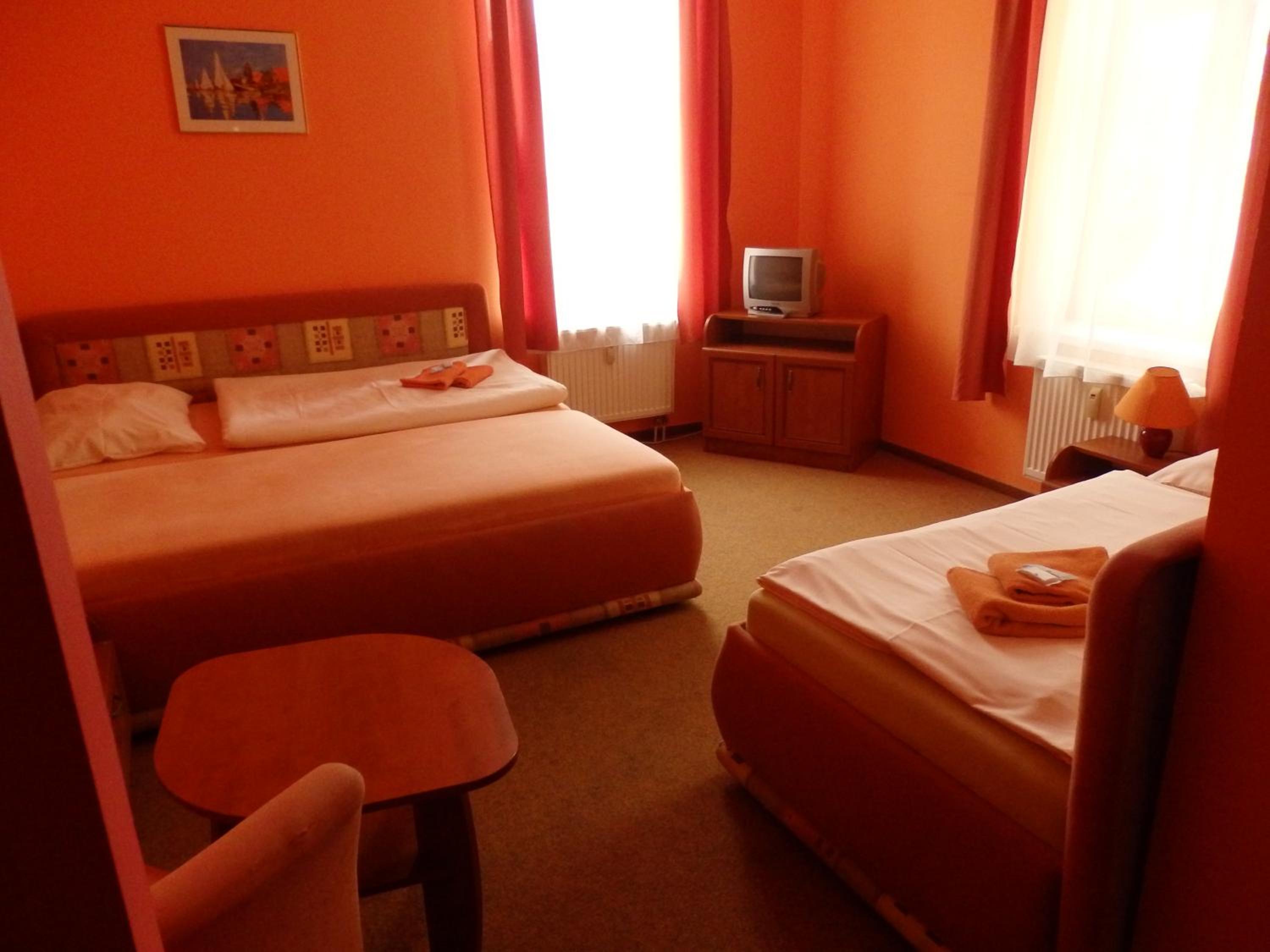 Classic Triple Room photo 2