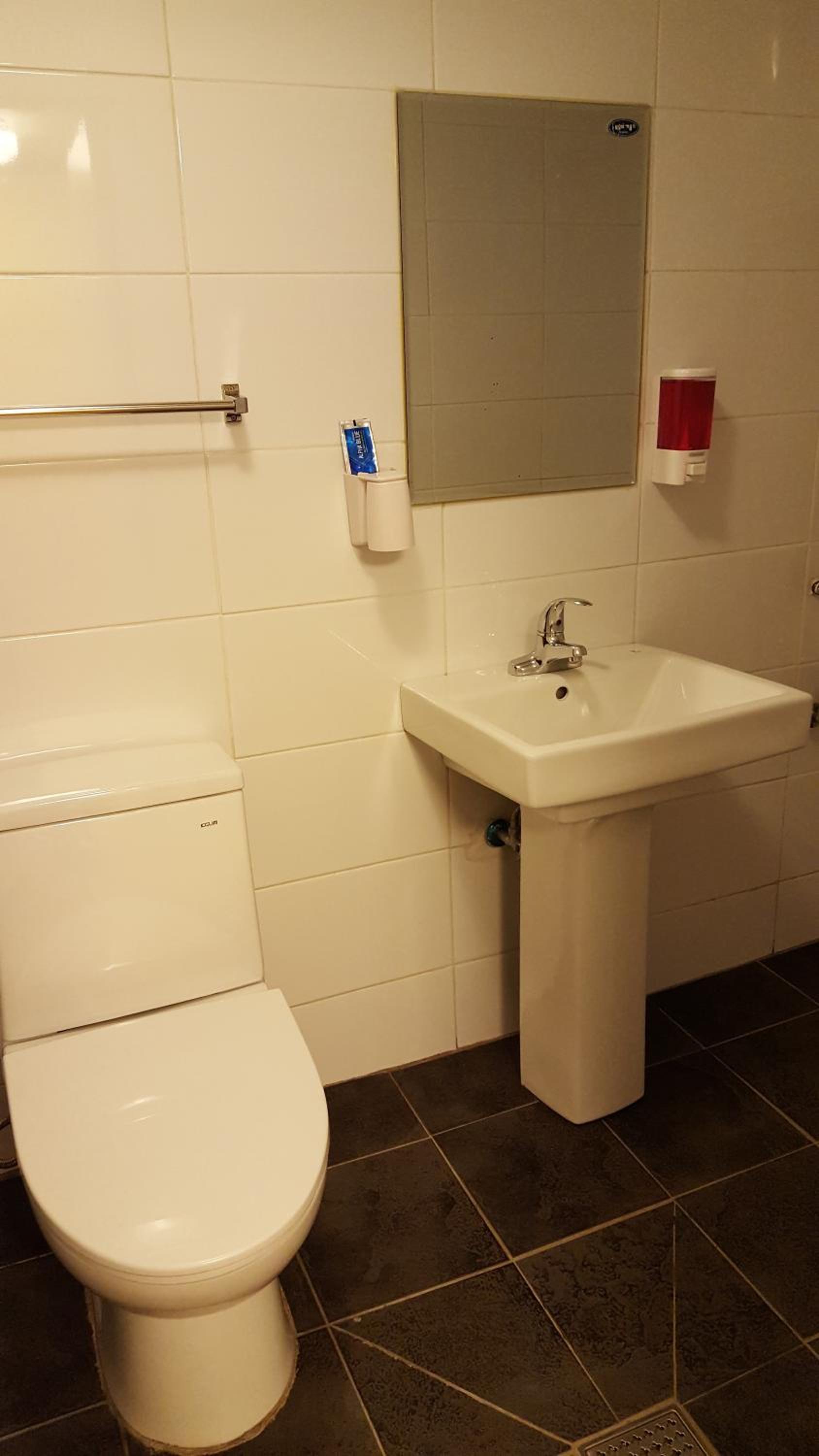 Triple Room with Private Bathroom - Photo 5