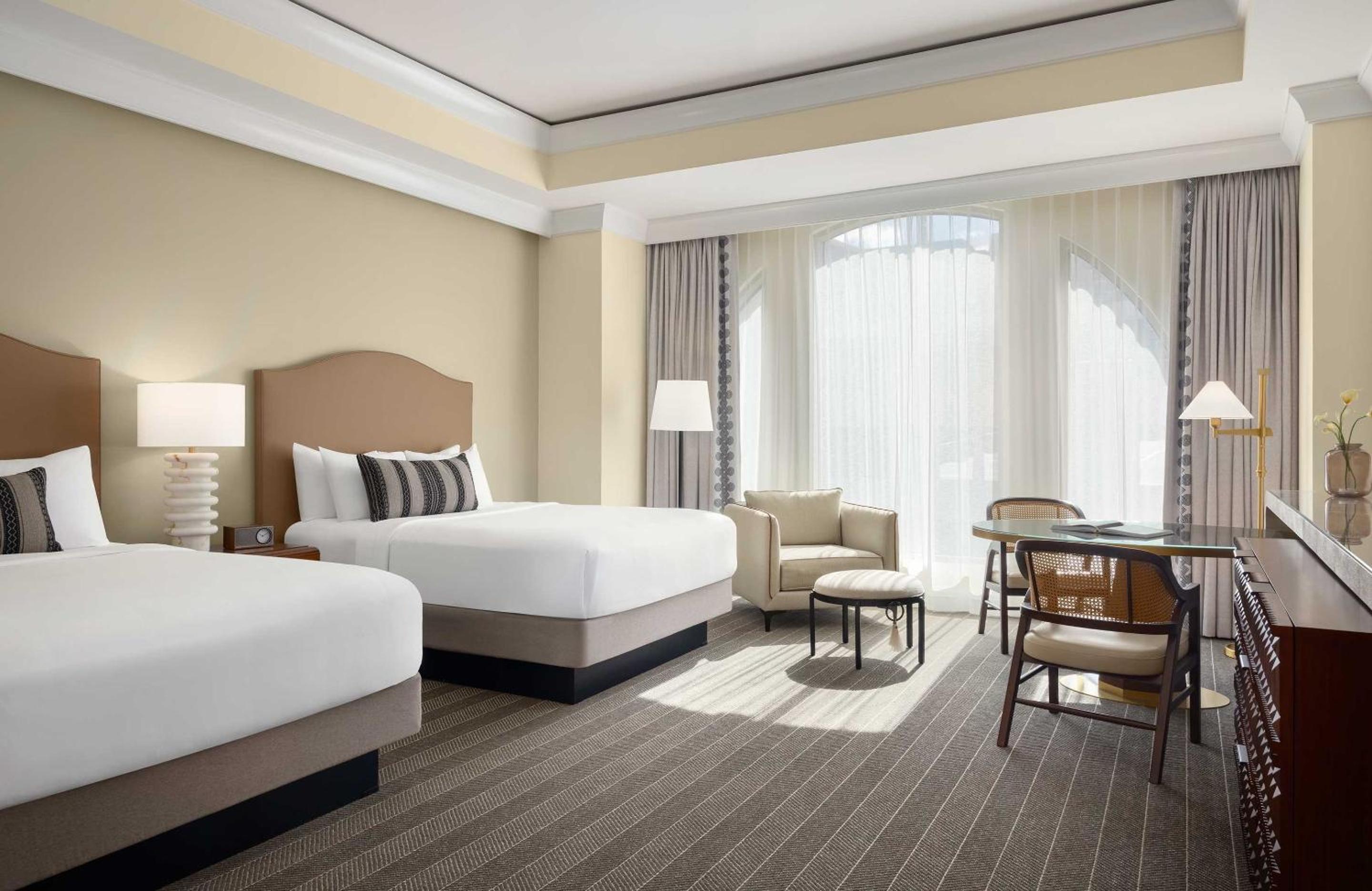 Premier 2 Queen Beds - Photo 4