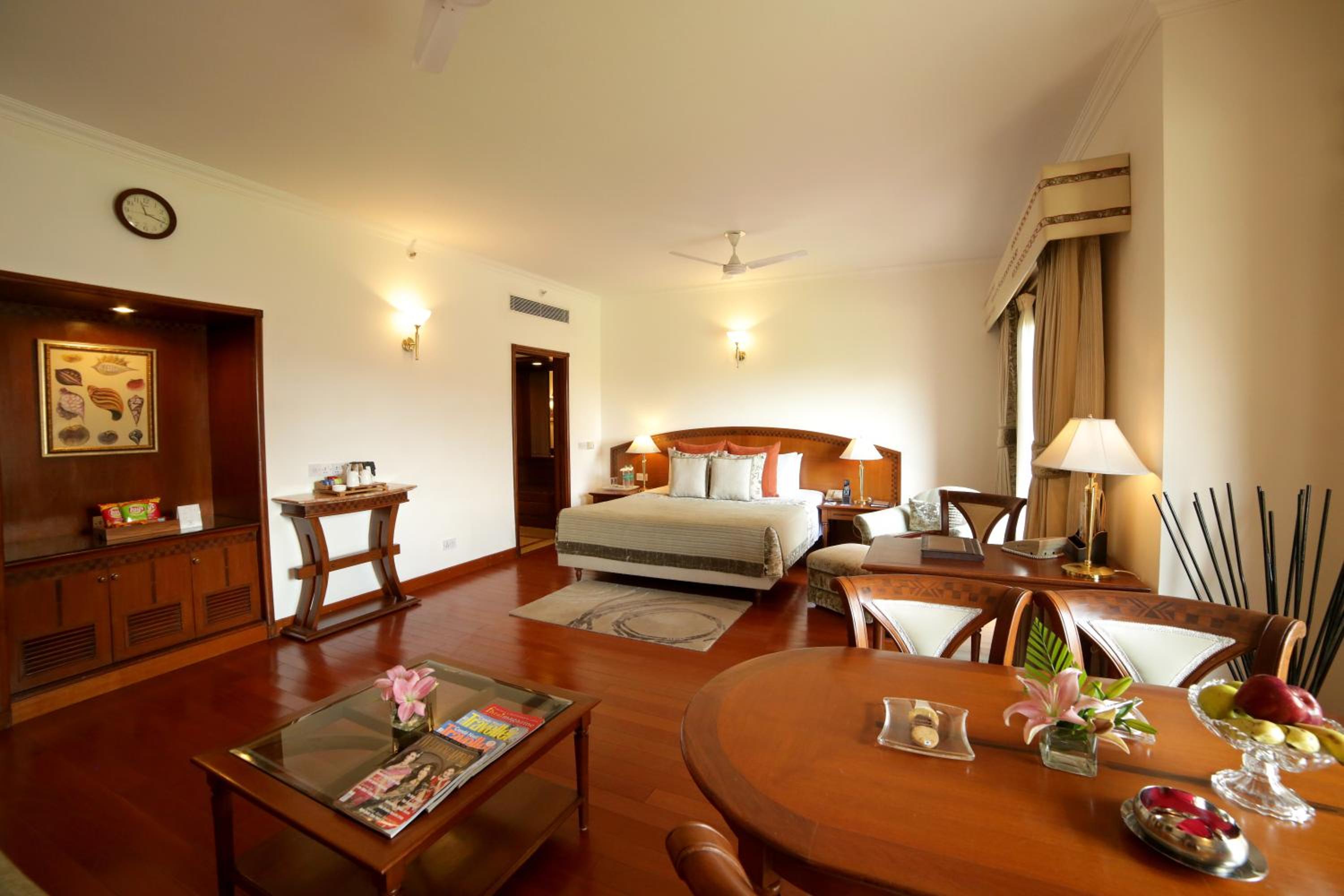 Junior Suite with 10% on food and beverages | 15% off on spa and salon services - Photo 2