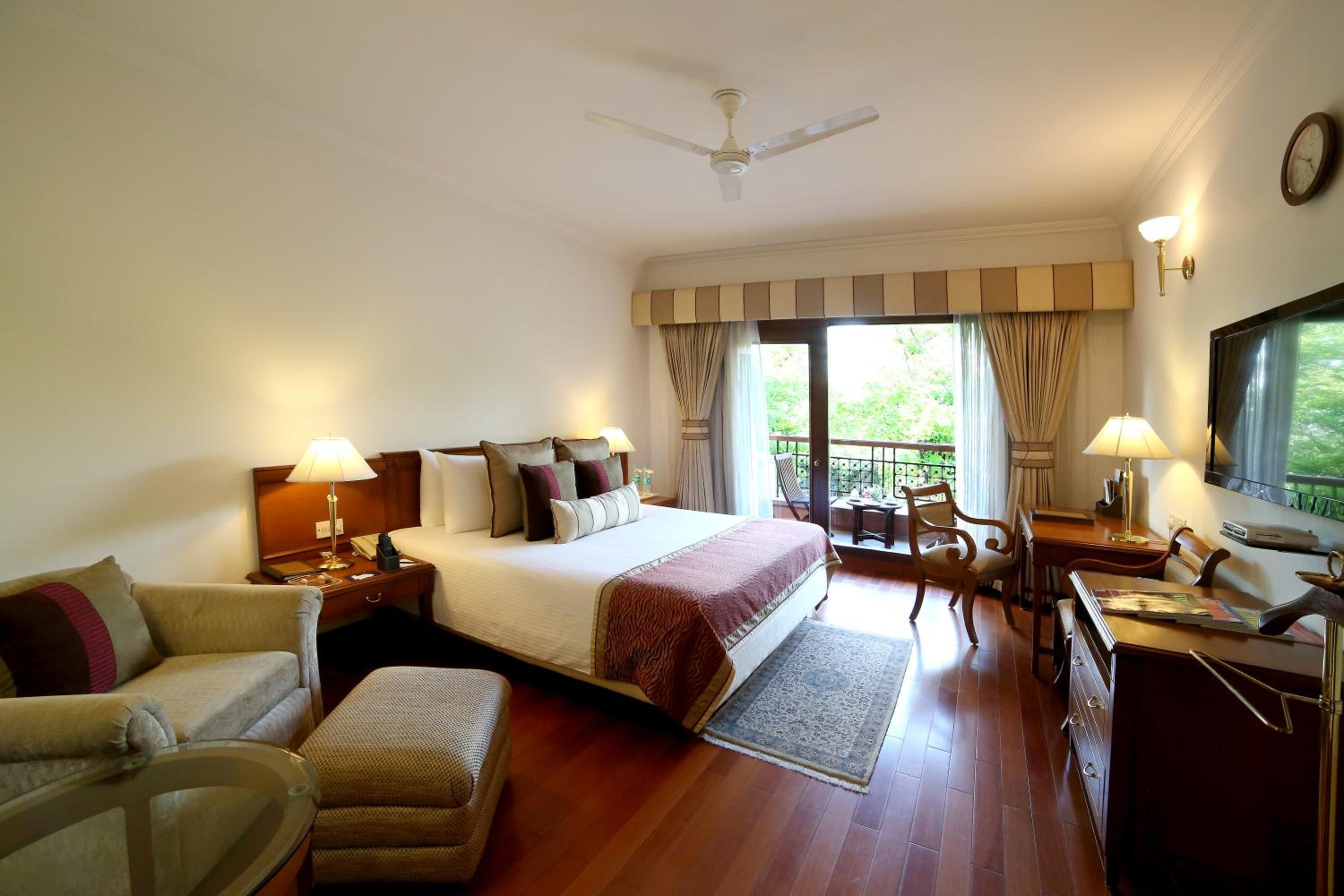 Executive Suite with 10% on food and beverages | 15% off on spa and salon services - Photo 1