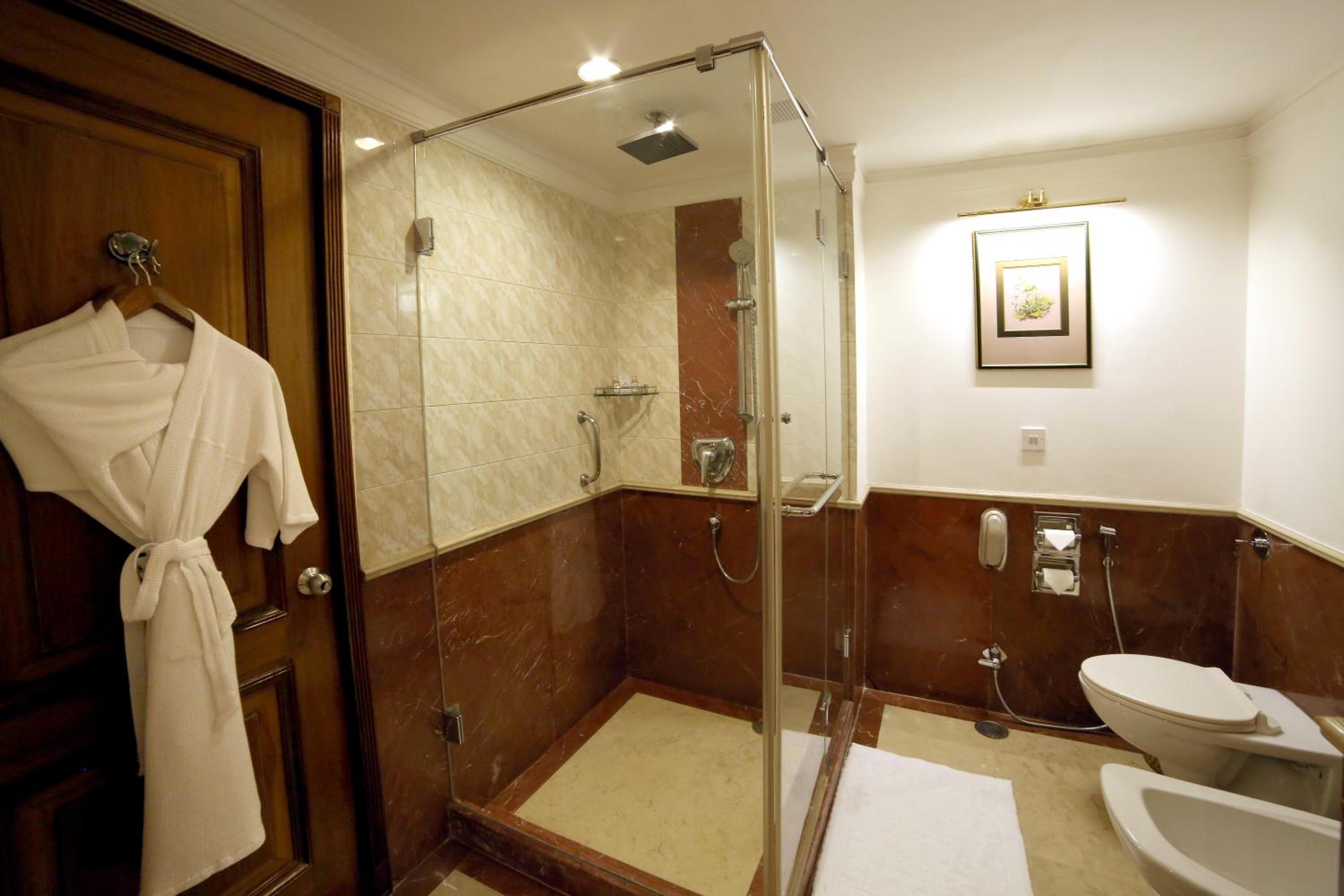 Executive Suite with 10% on food and beverages | 15% off on spa and salon services - Photo 5