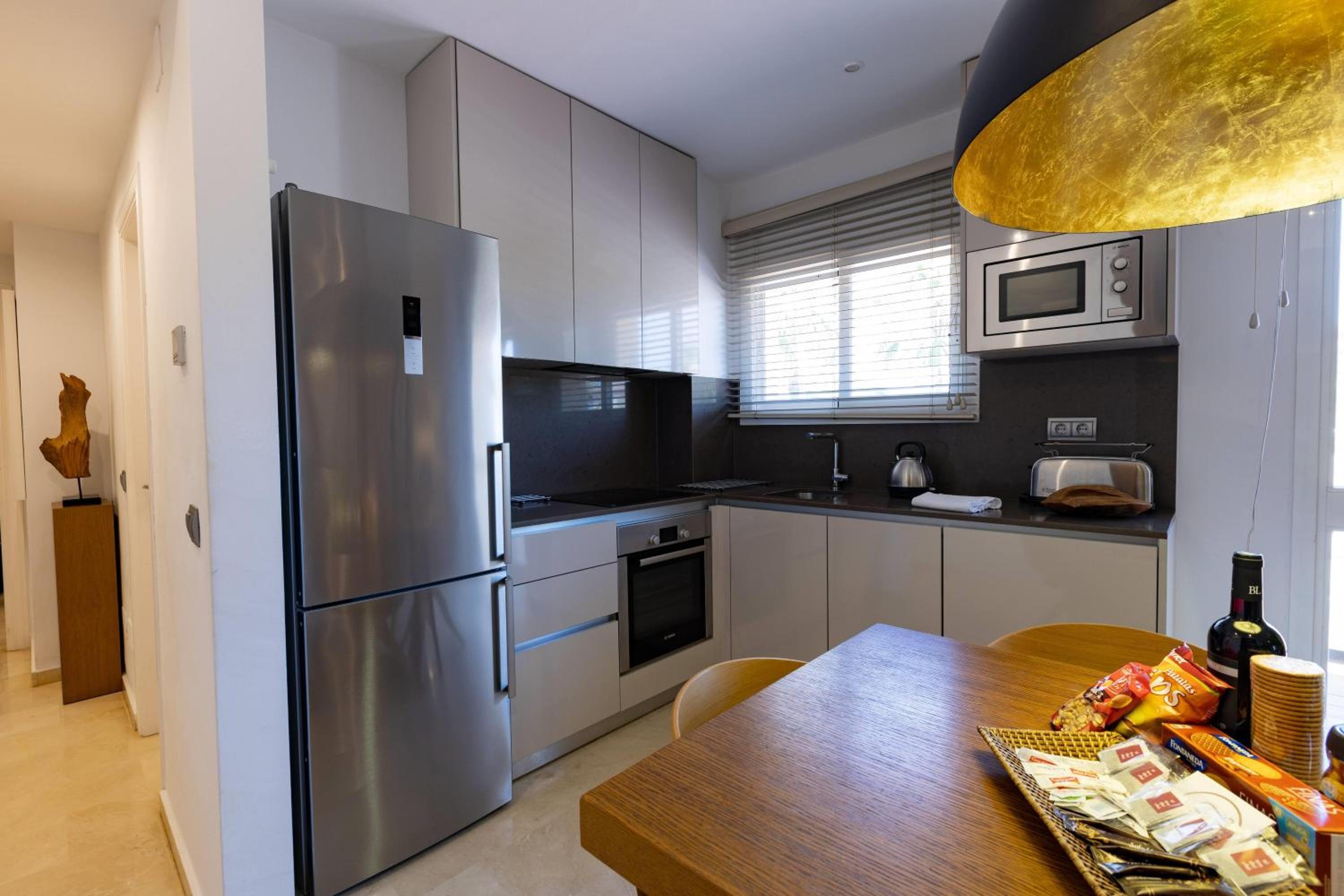 Grand Three-Bedroom Suite with Hot Tub and Sea View