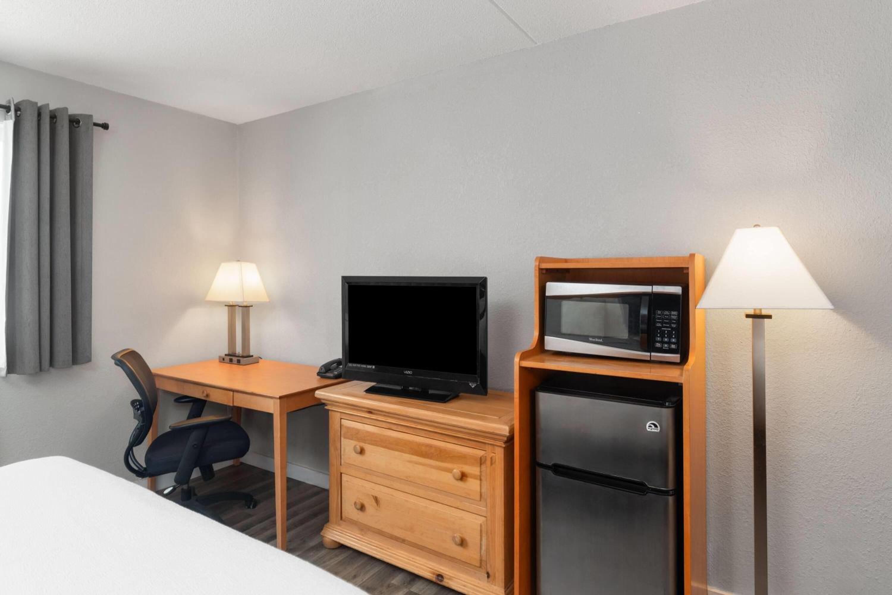 Double Room with Two Double Beds - Non-Smoking - Photo 1
