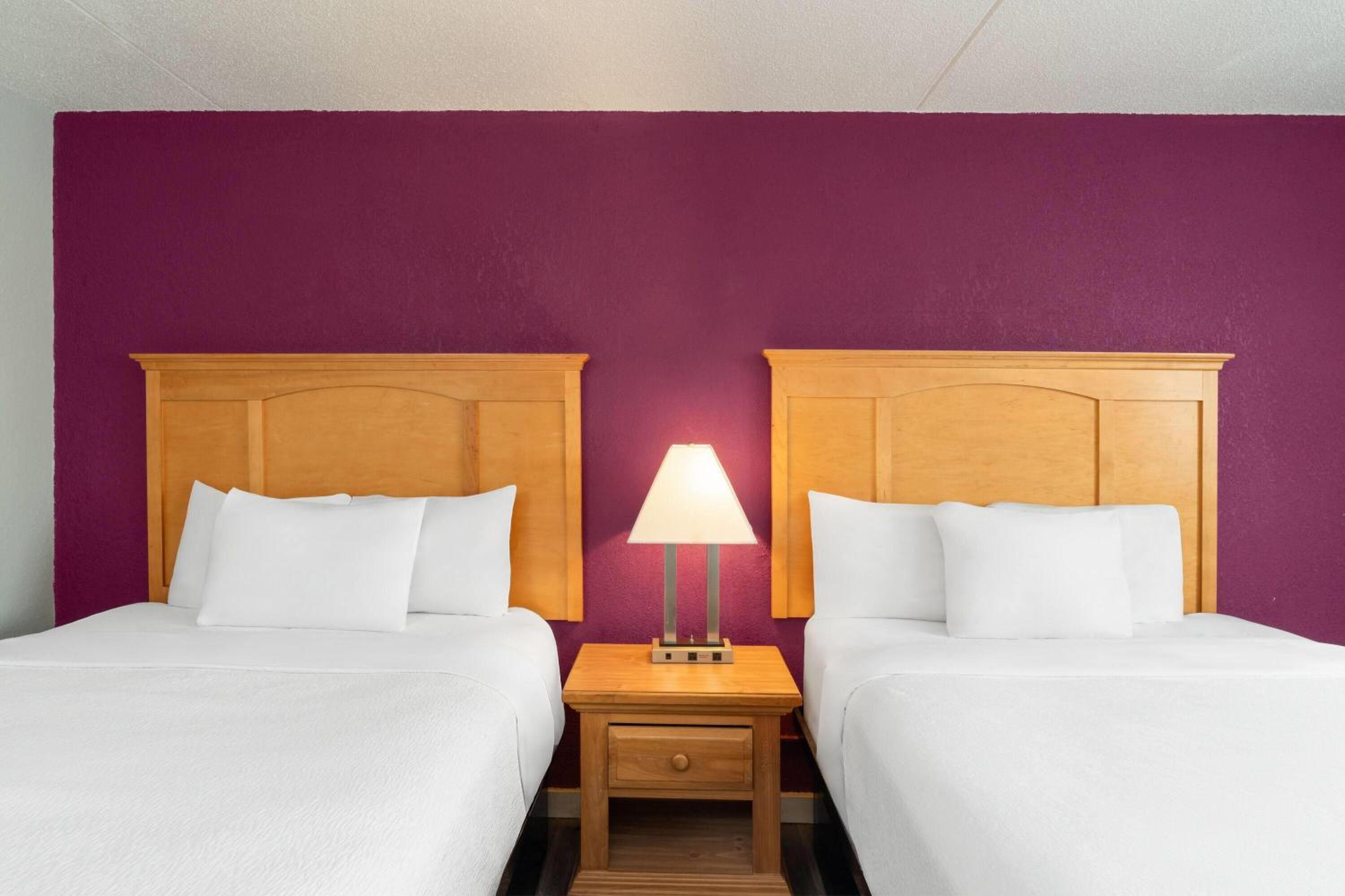 Double Room with Two Double Beds - Non-Smoking - Photo 2