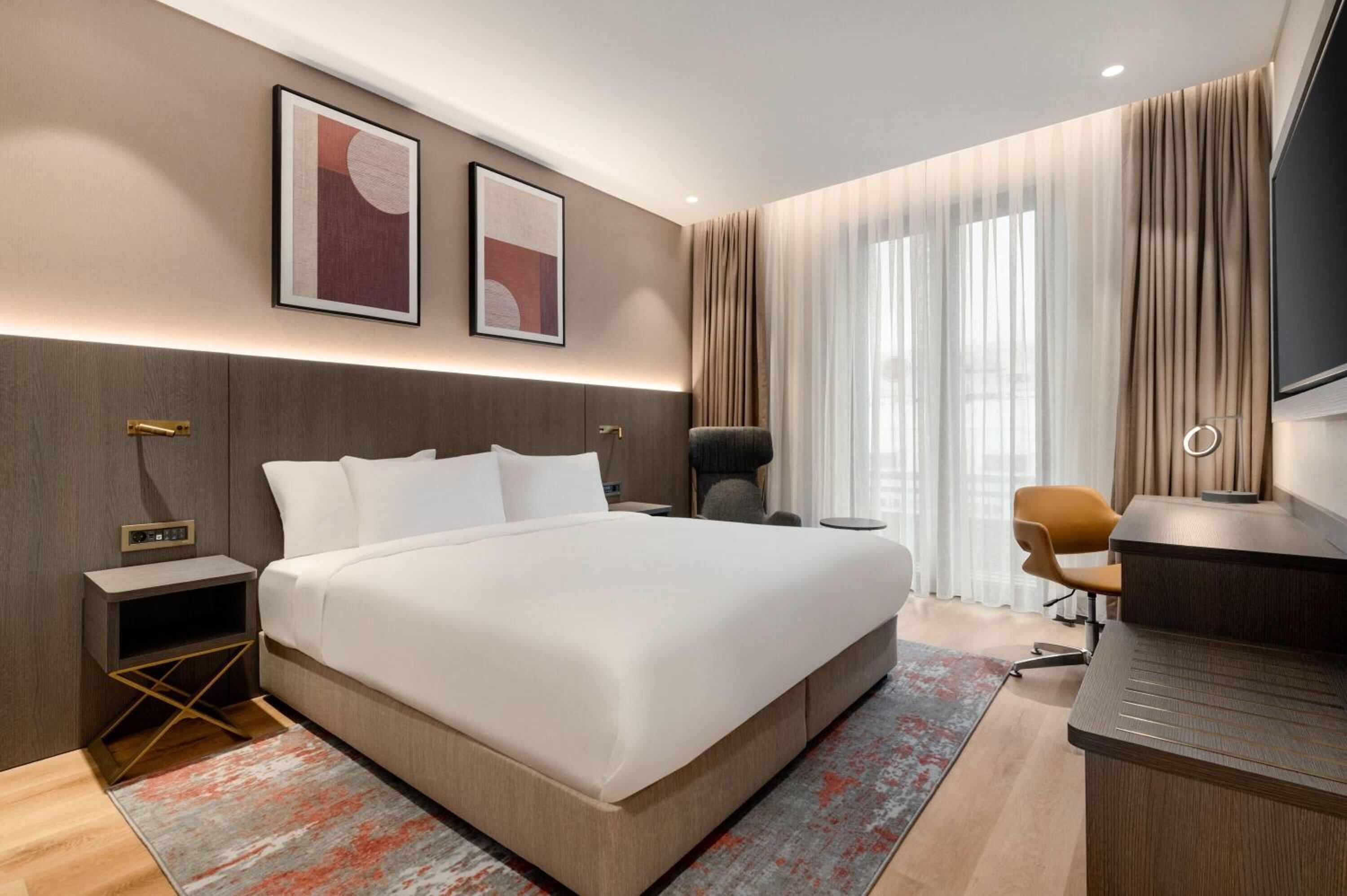 1 King Bed, Standard Room
