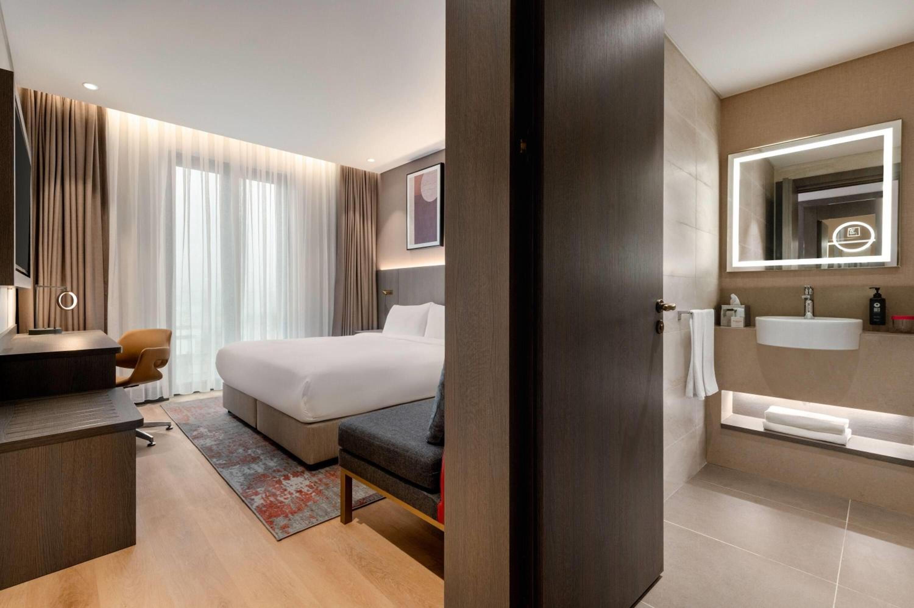 1 King Bed, Standard Room, Sofa Bed