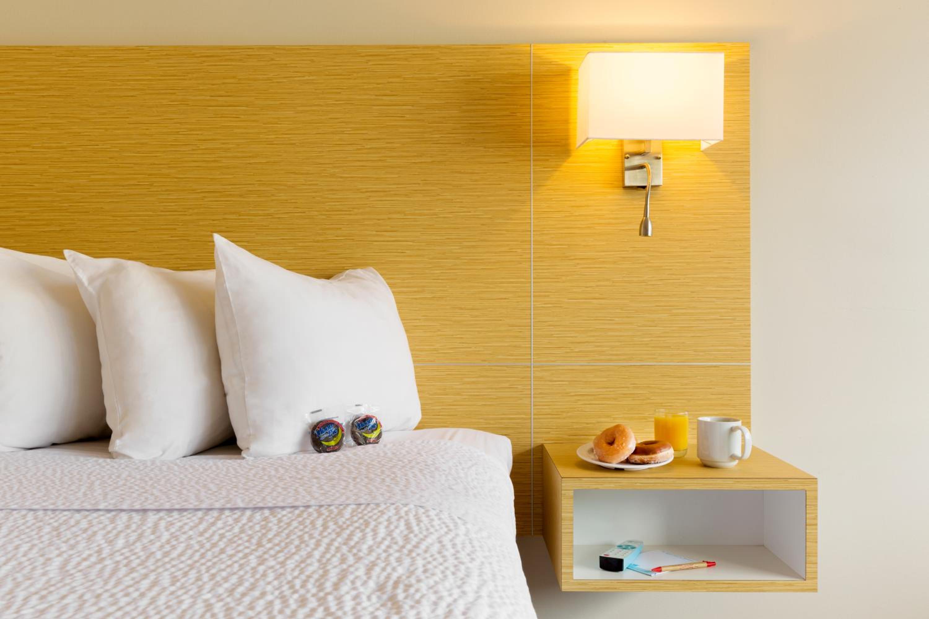 Room with Two Queen Beds - Photo 1