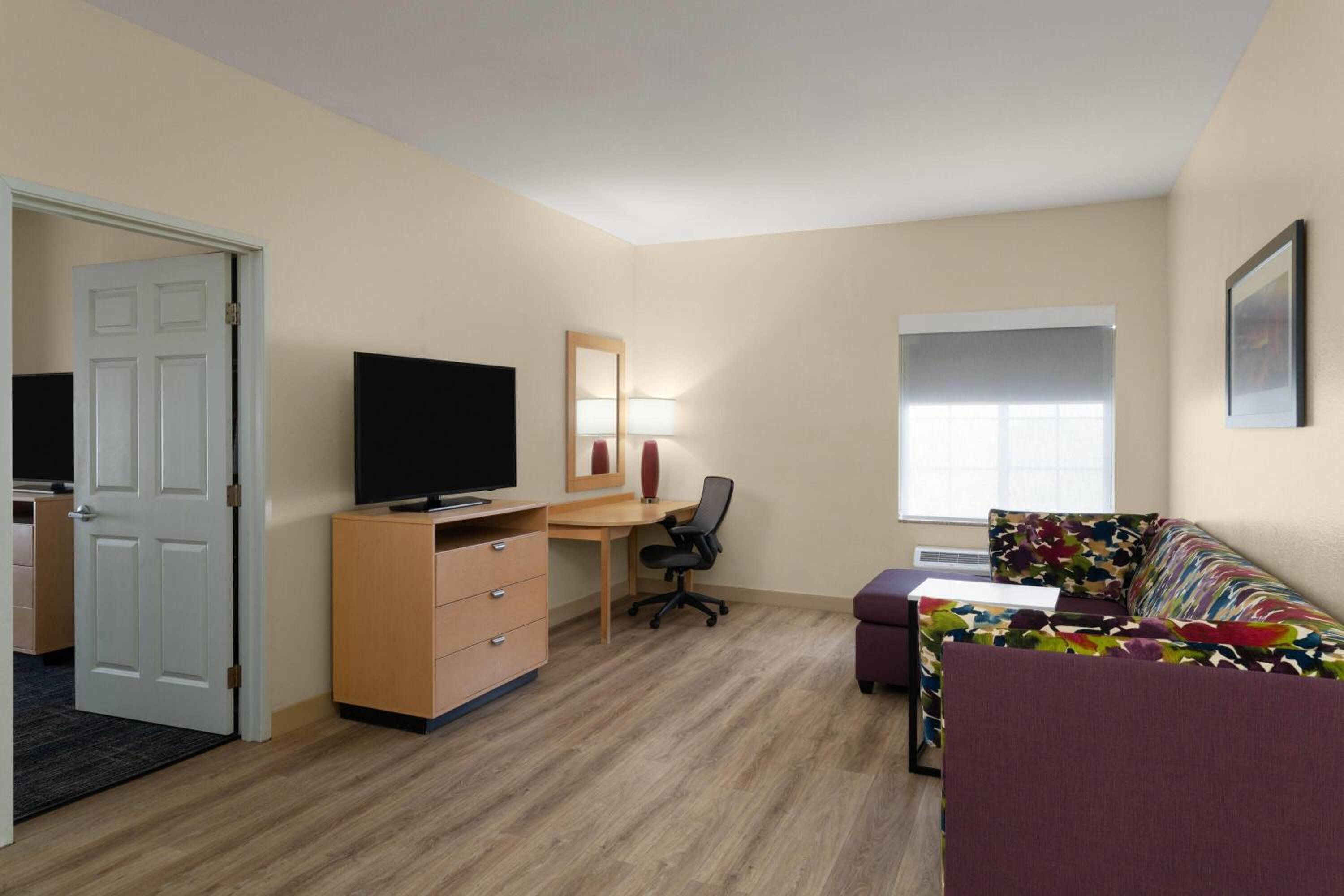 King Suite - Photo 2
