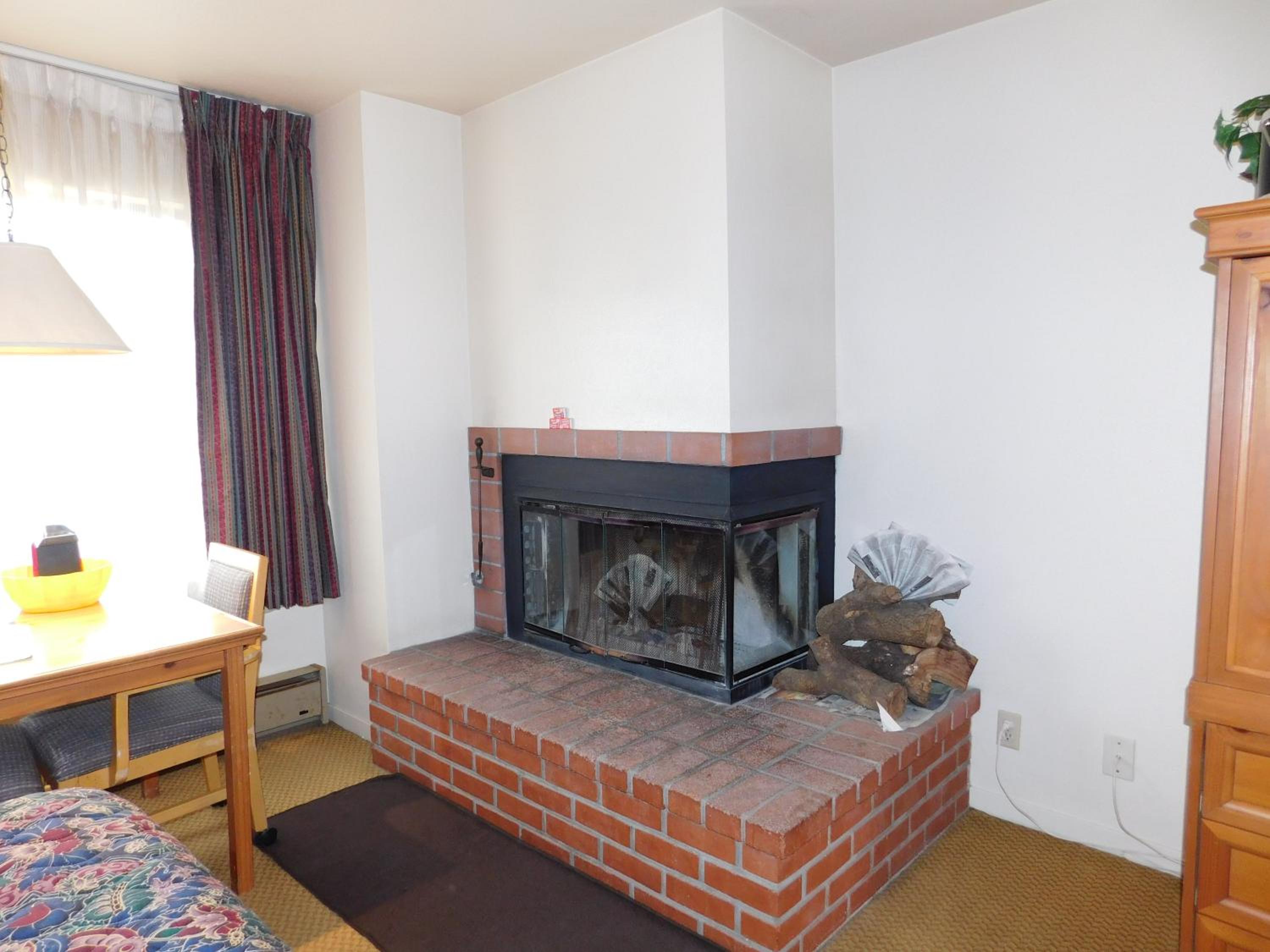 Two-Bedroom Apartment - Photo 6