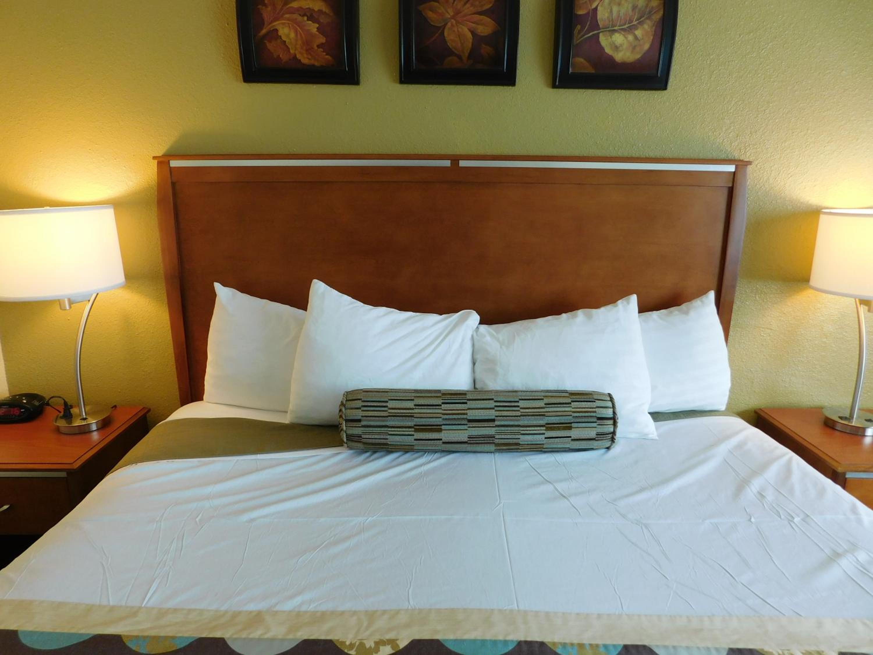 Queen Room with Two Queen Beds and Fireplace - Photo 6