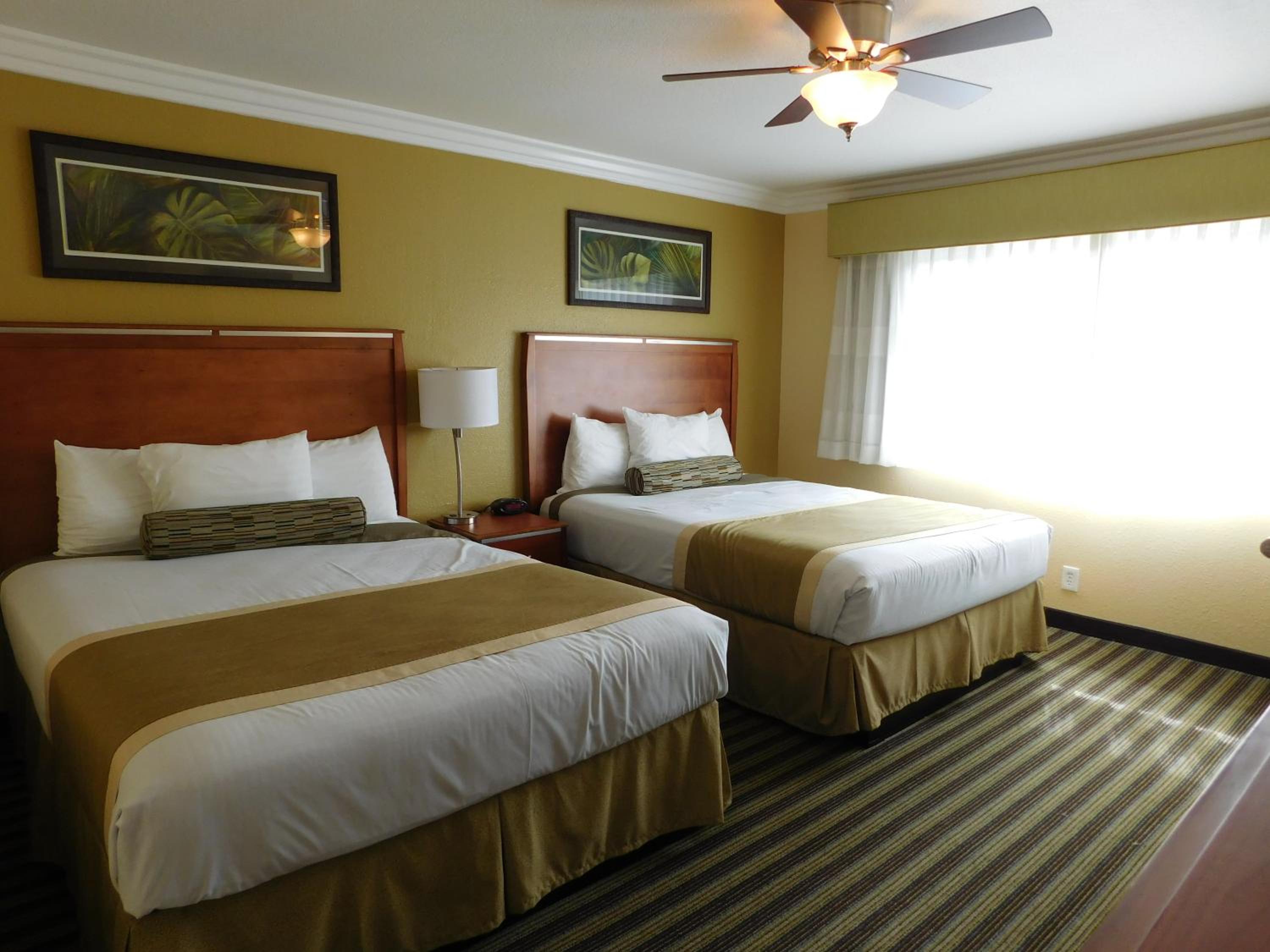 Queen Room with Two Queen Beds and Fireplace - Photo 13