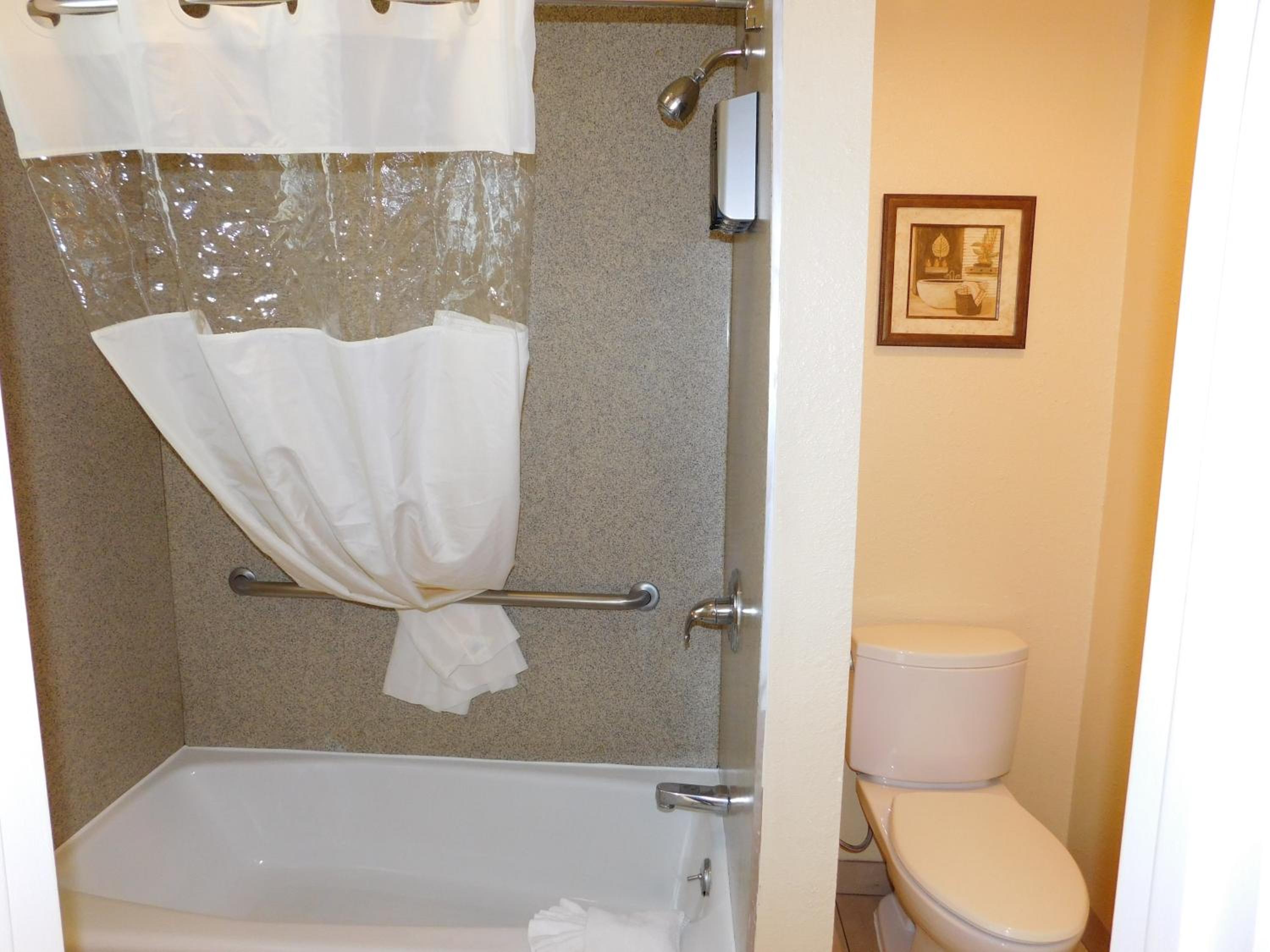 Queen Room with Two Queen Beds and Fireplace - Photo 11