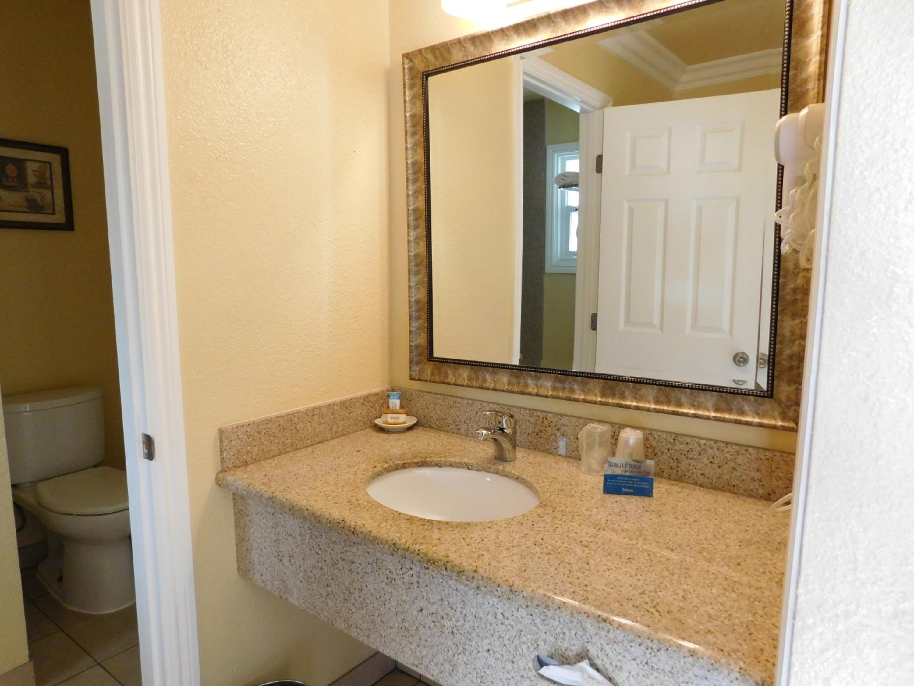 Queen Room with Two Queen Beds and Fireplace - Photo 5