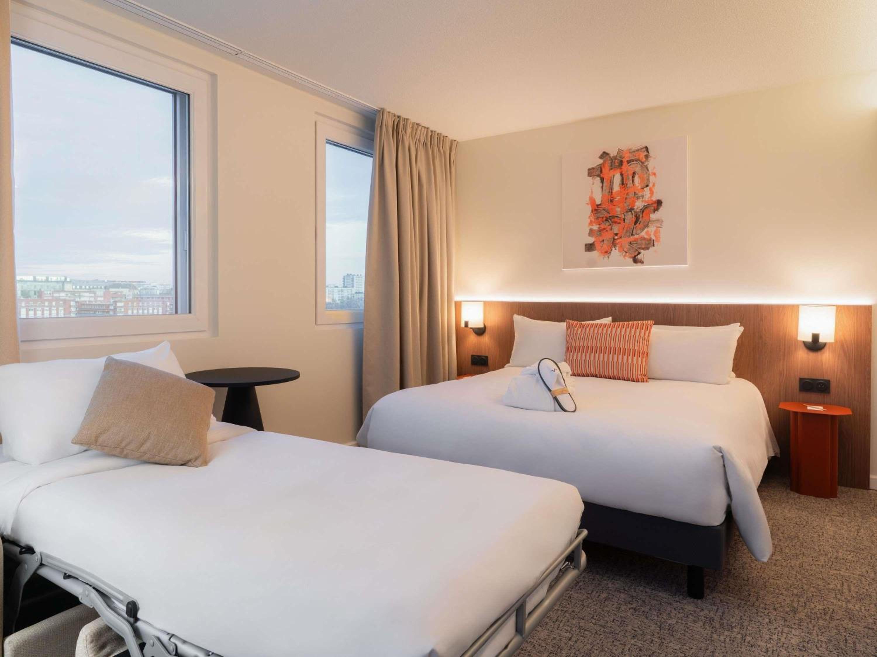Superior Double Room with Sofa thumbnail 5