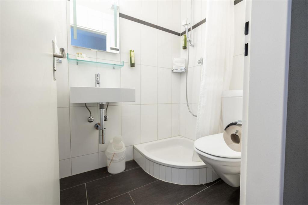 Budget Double Room - No Lift, Annex Building photo 2