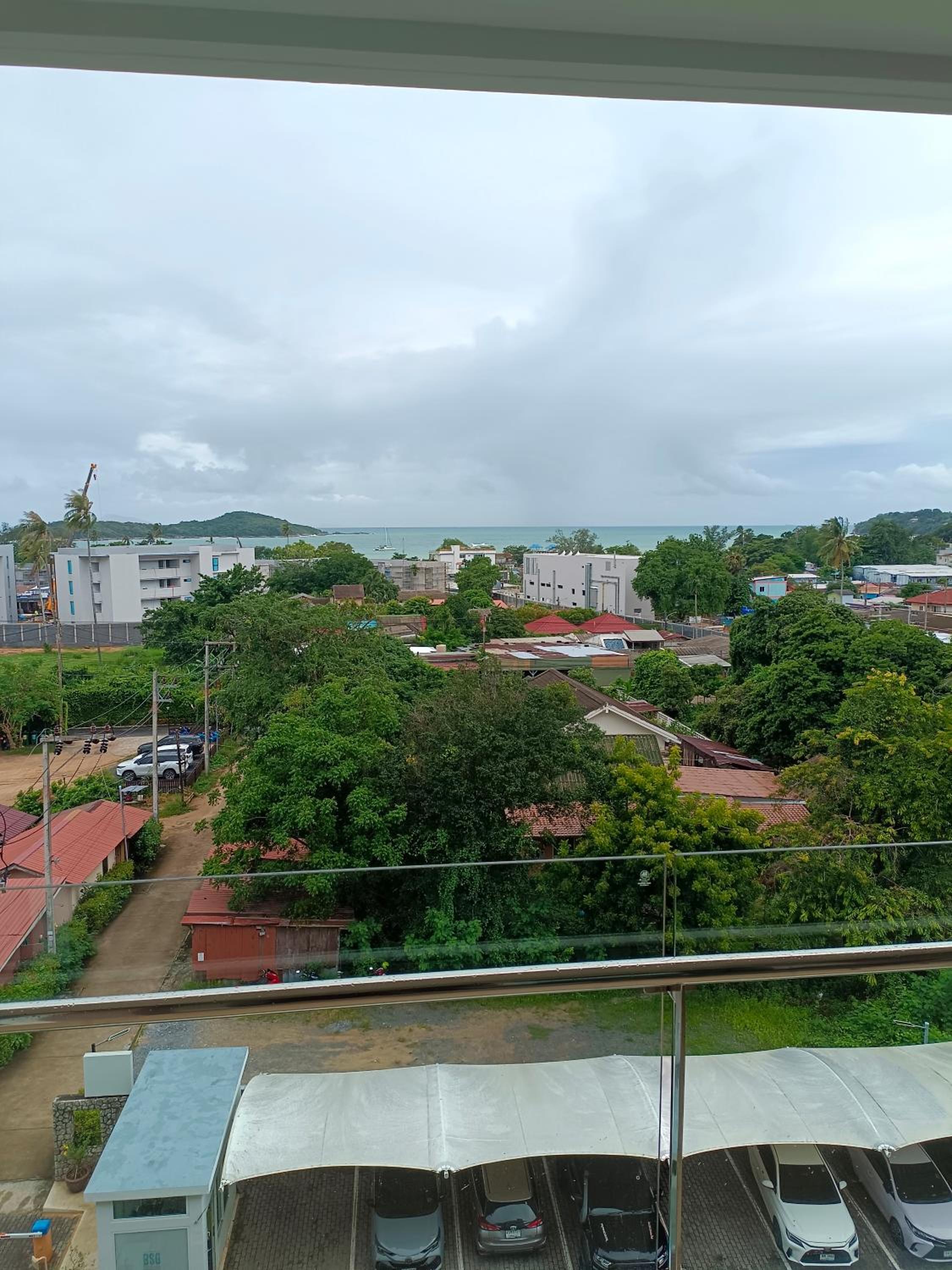 One-Bedroom Apartment with Balcony and Sea View