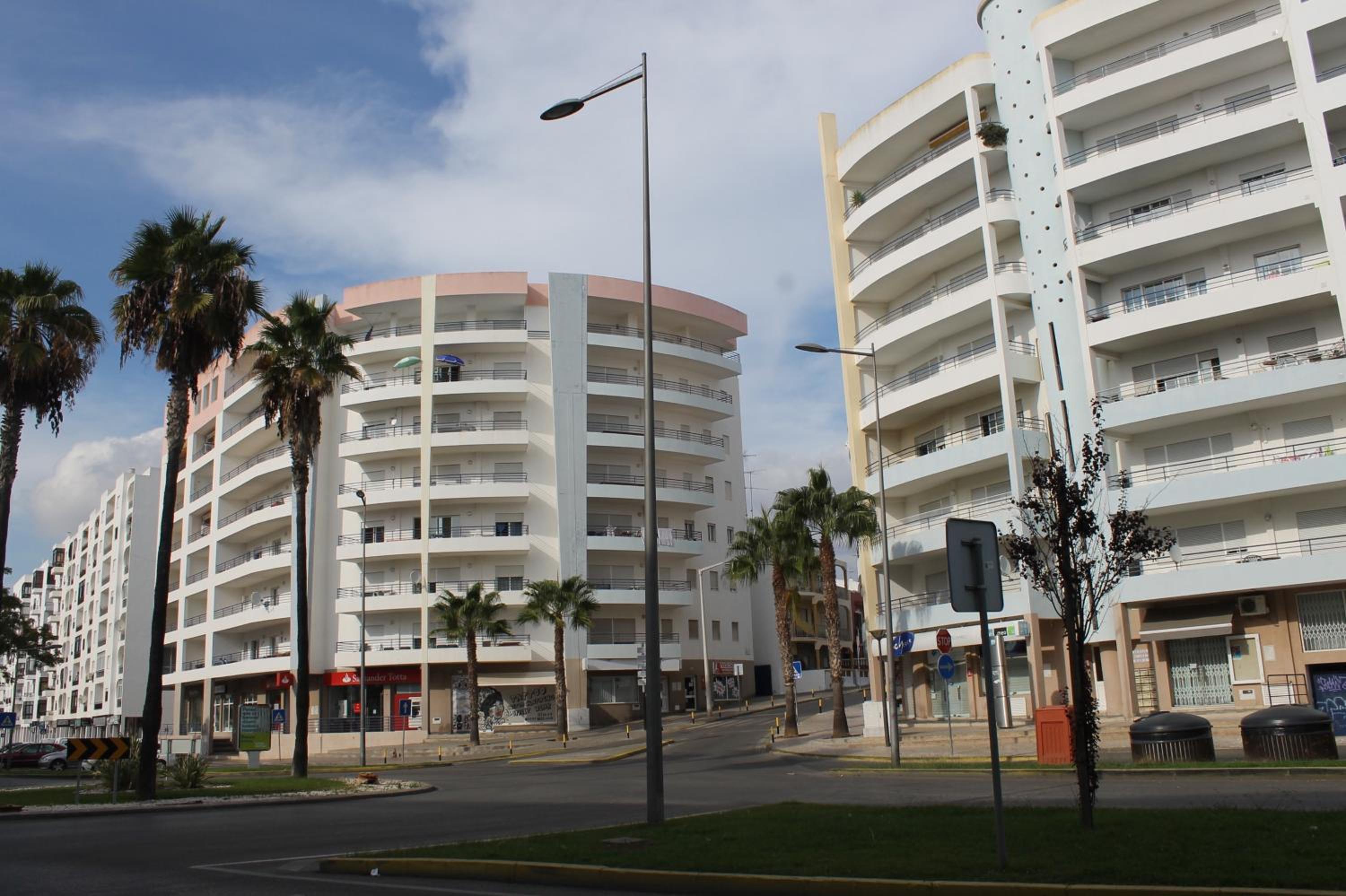 Two-Bedroom Deluxe Apartment with Balcony photo 2