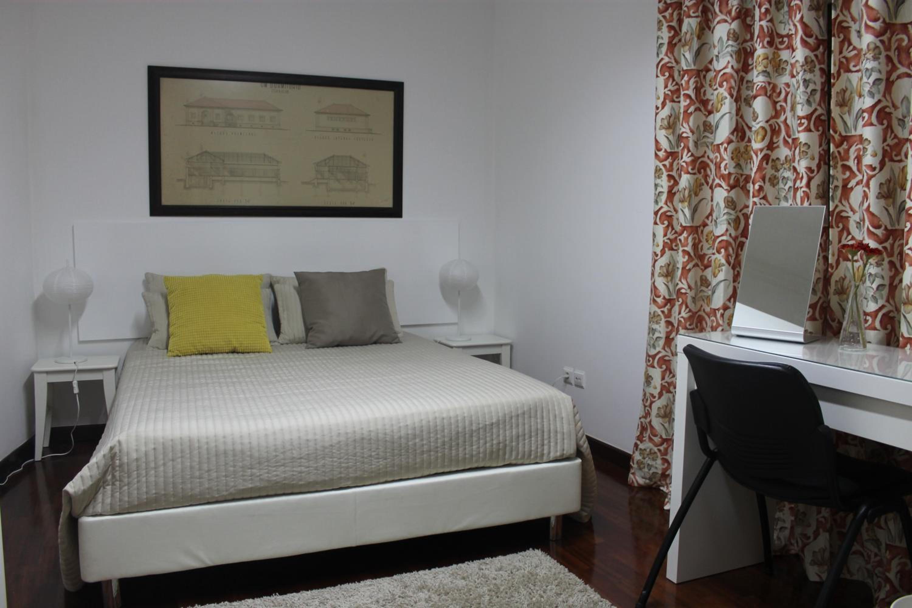 Double Room with Private Bathroom - Photo 2