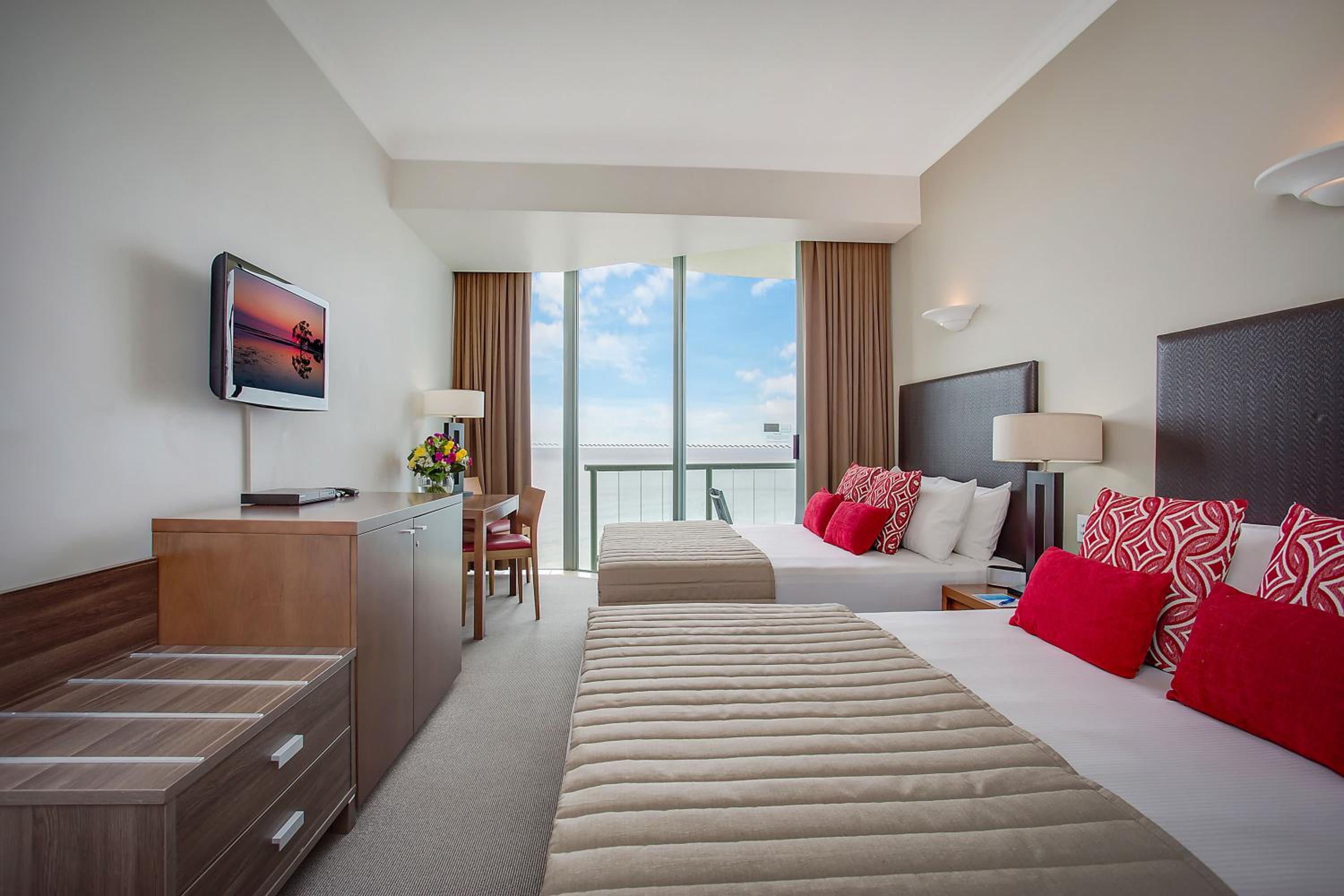 Hotel Deluxe Twin Room with Ocean View