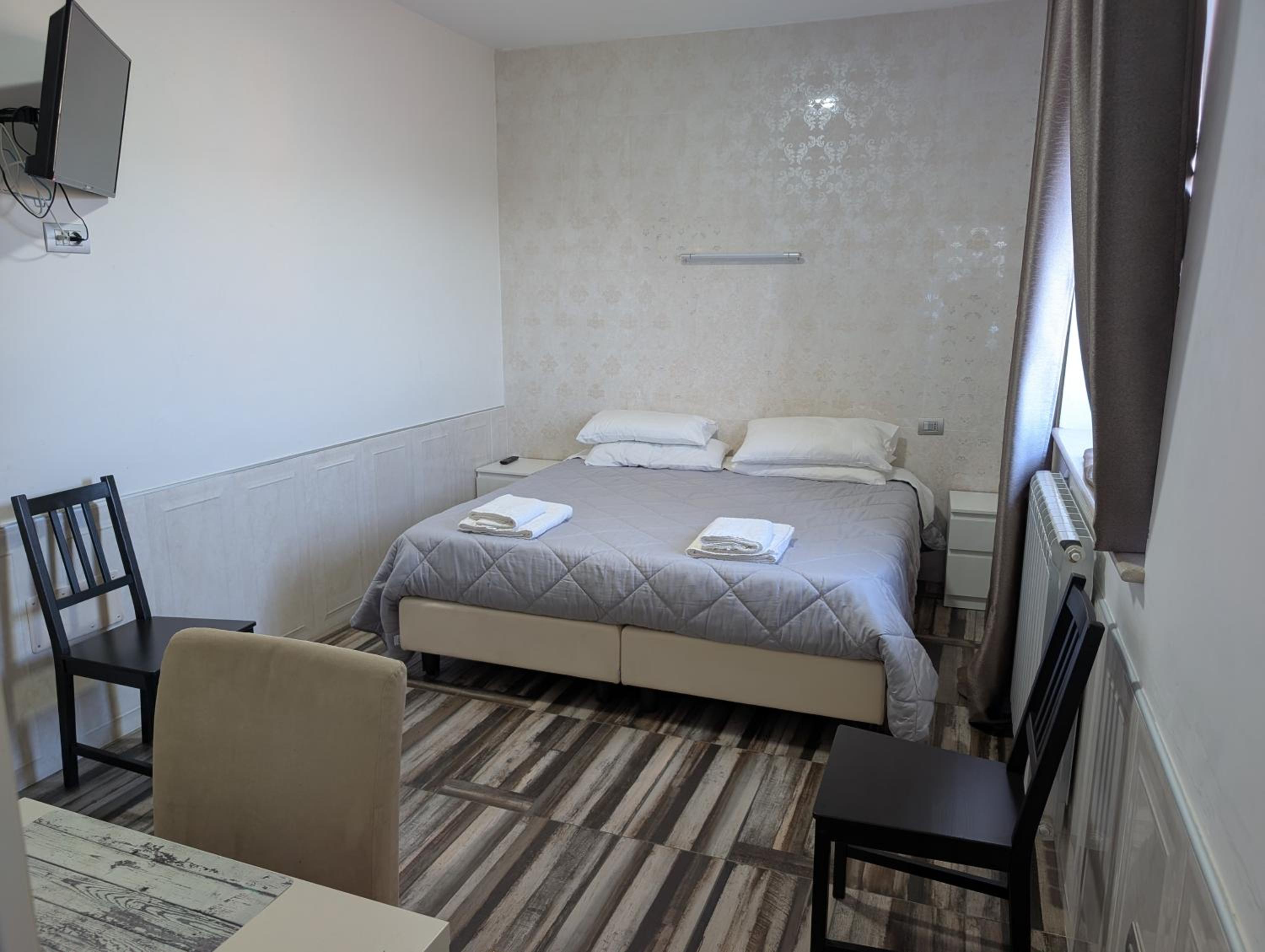 Double Room with Mountain View