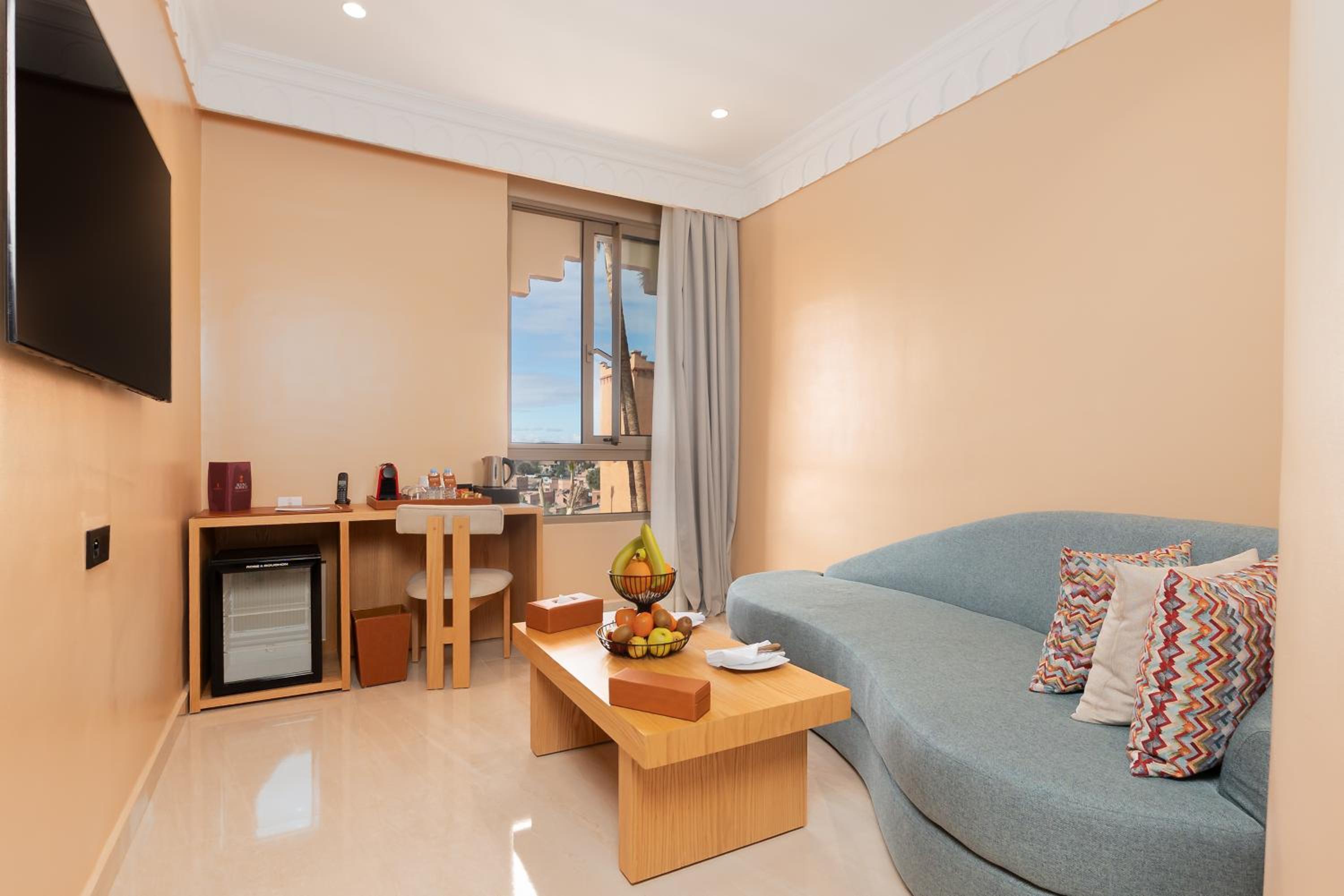 JUNIOR SUITE DOUBLE BED, GARDEN VIEW