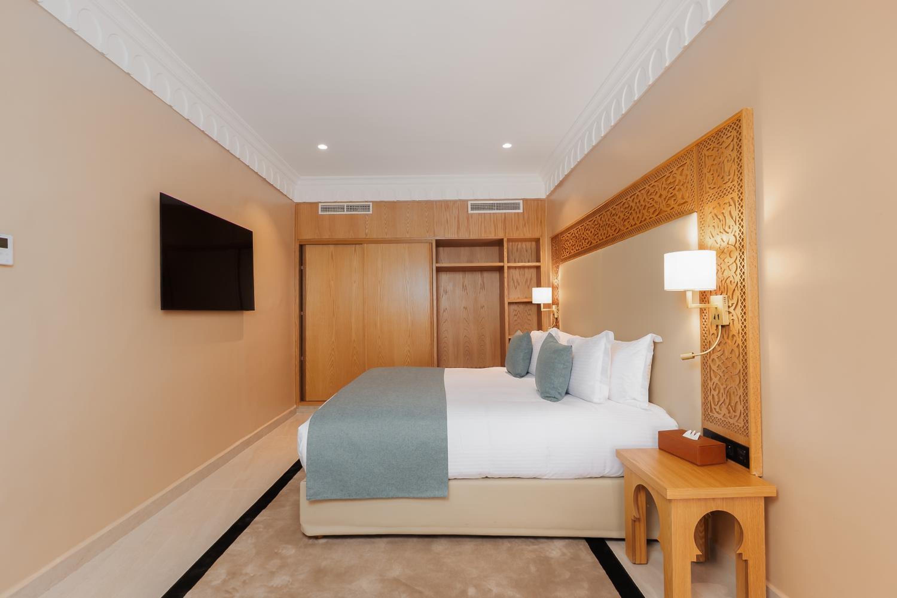 JUNIOR SUITE DOUBLE BED, GARDEN VIEW photo 2
