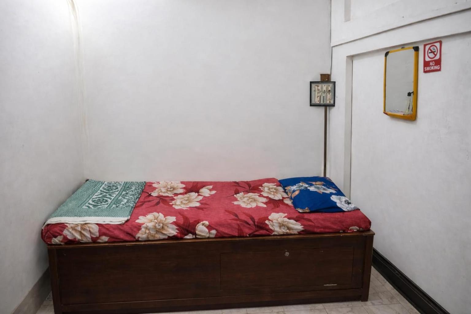 Mixed Dormitory Room