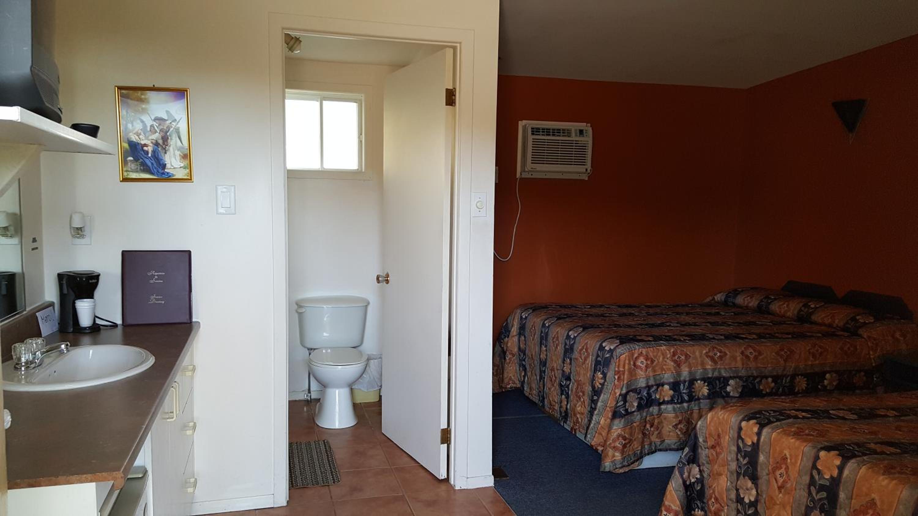 Double Room with Two Double Beds - Non-Smoking photo 2