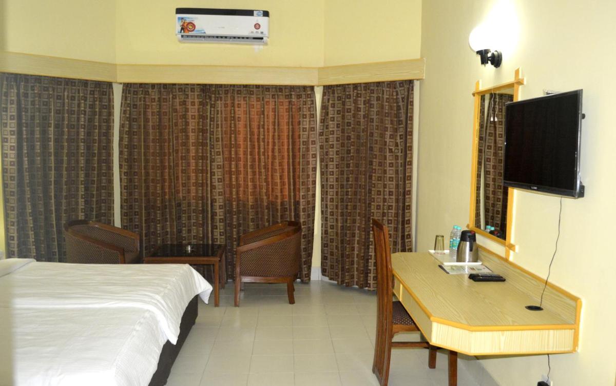 Deluxe Double or Twin Room - Photo 13