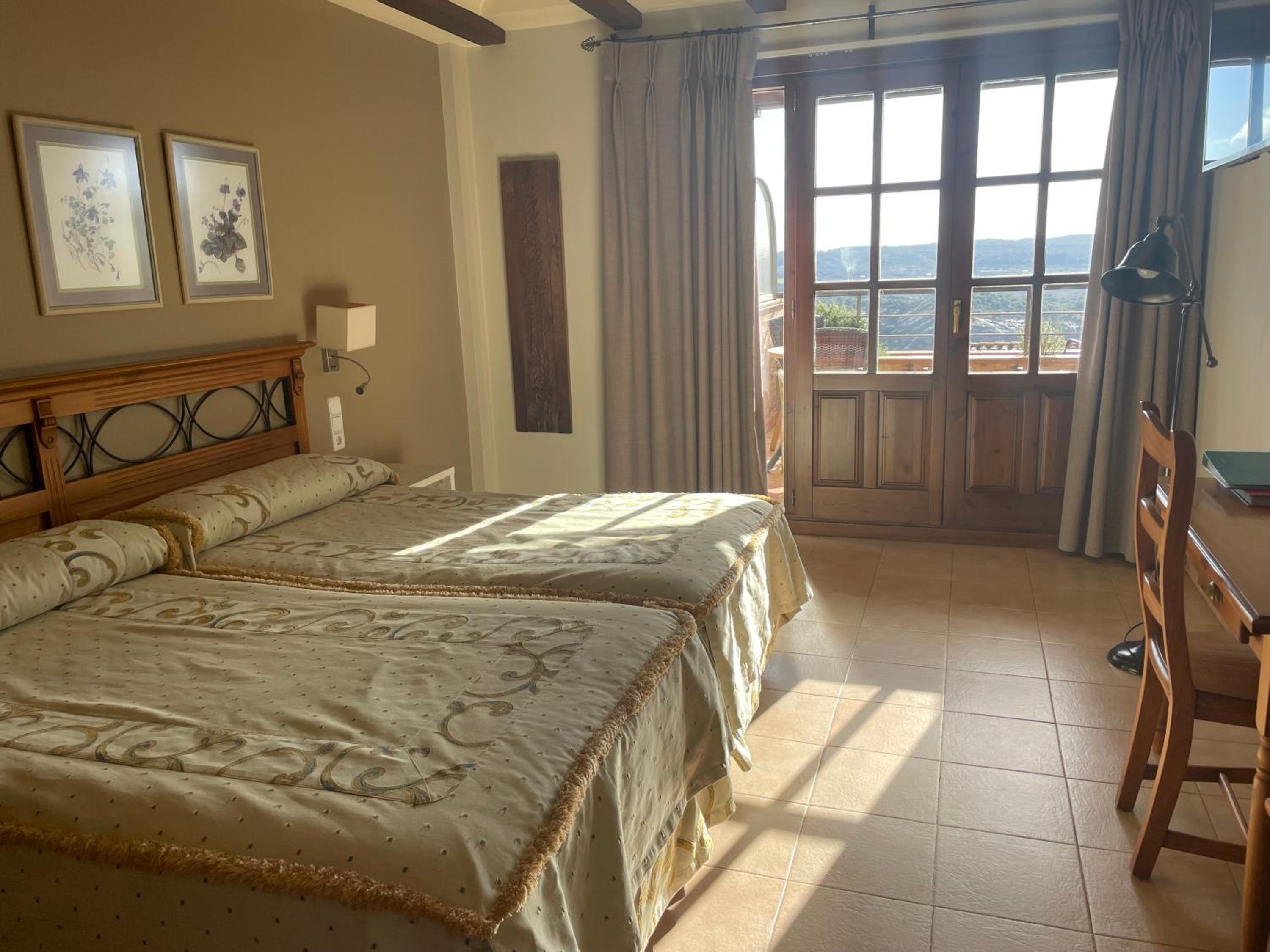 Twin Room with Terrace photo 2