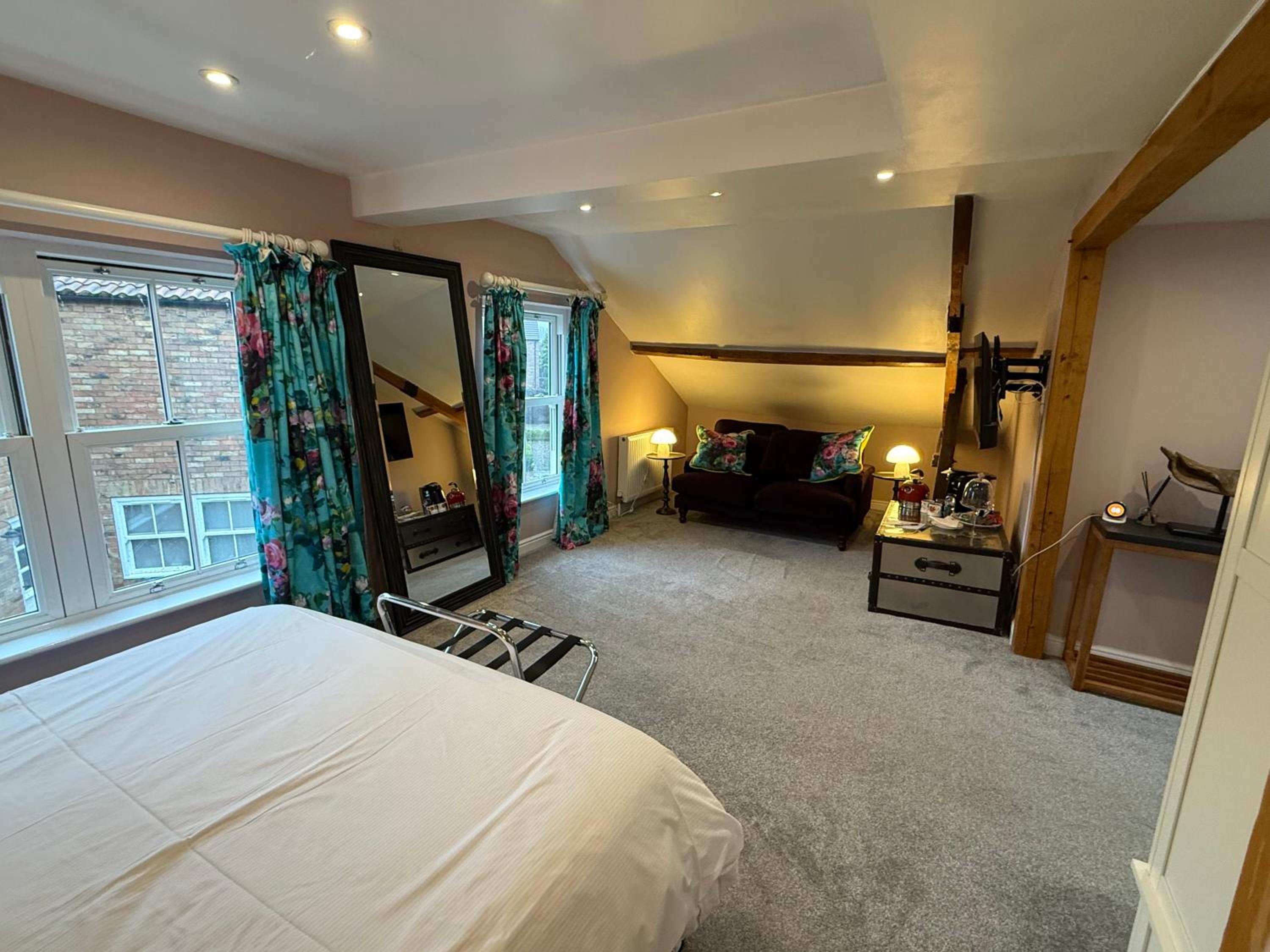 Deluxe King Room