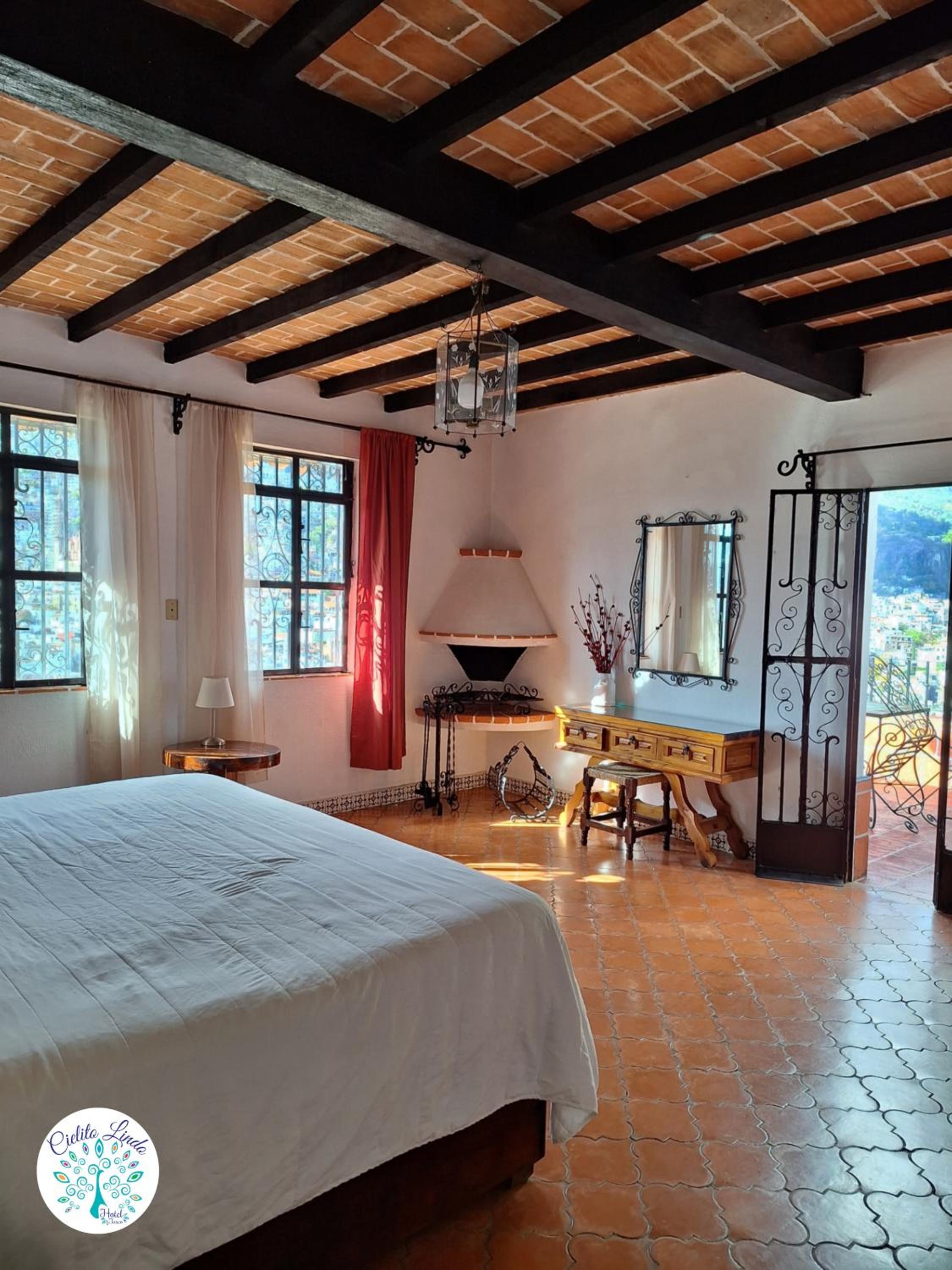 Junior Suite with Terrace photo 2